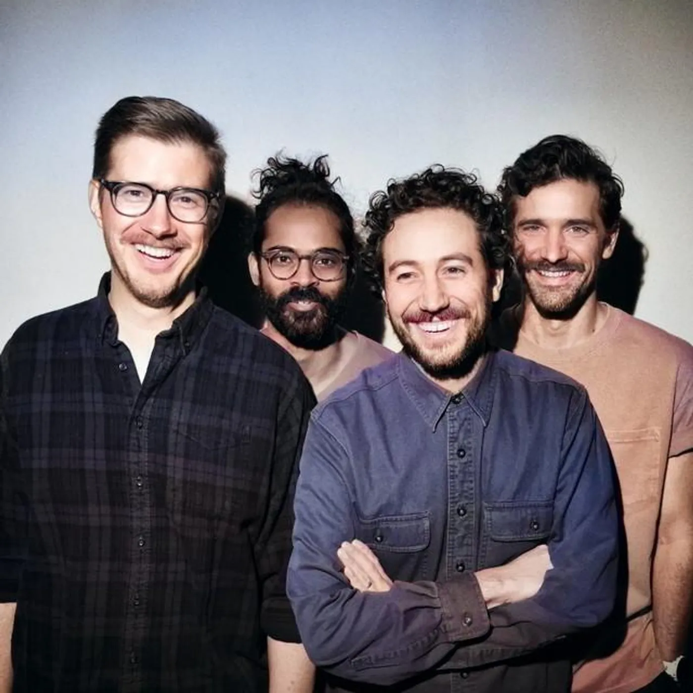 Darlingside Brand Page