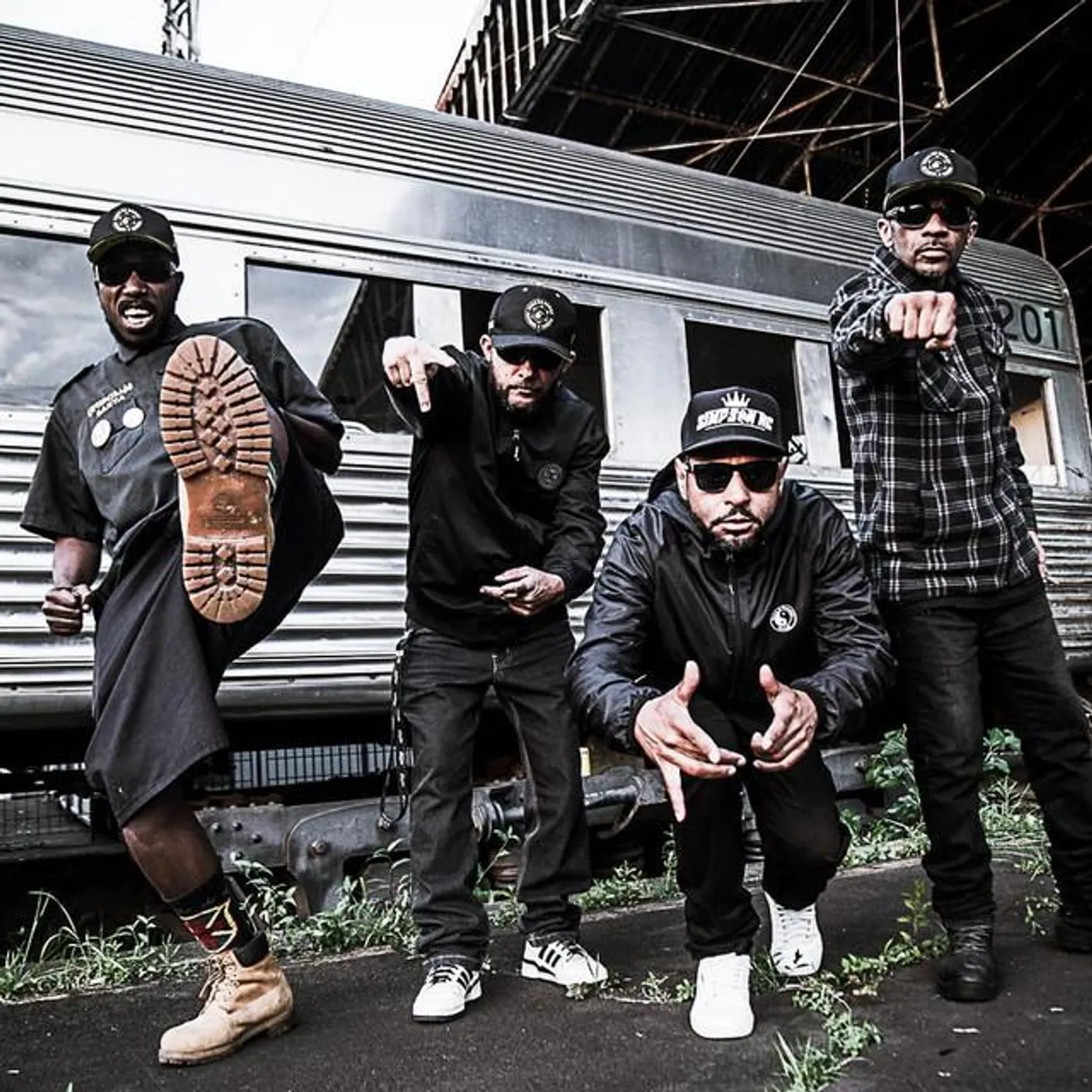 De Menos Crime Brand Page