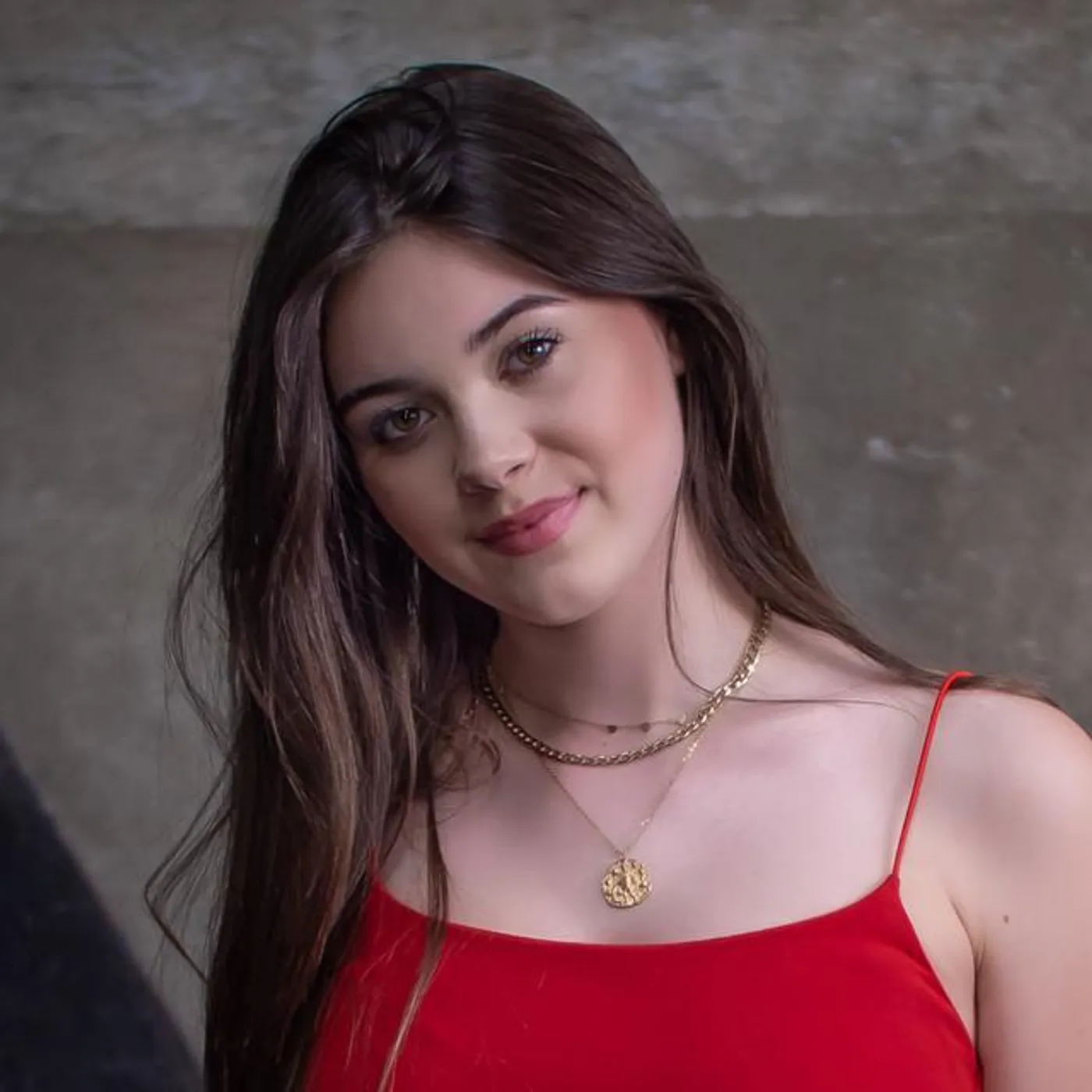 Demi van den Bos Brand Page