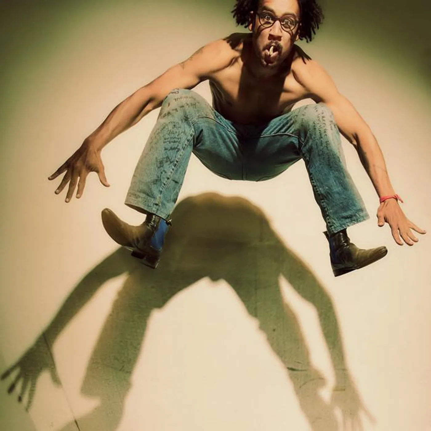 Dino Brandão Brand Page