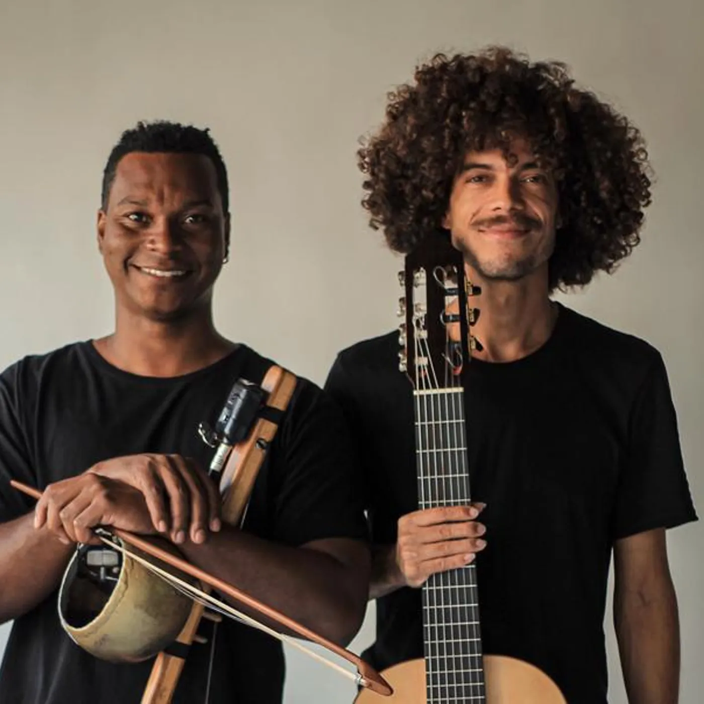 Duo B.A.V.I. - Berimbau Aparelhado Violão Inventável