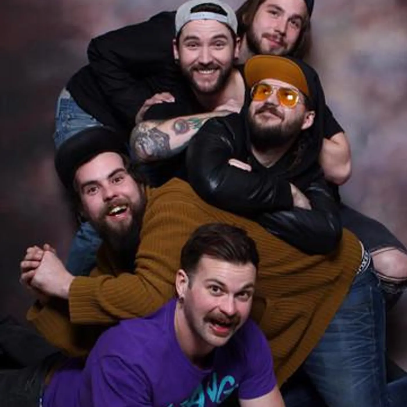 DUSTY TUCKER Brand Page