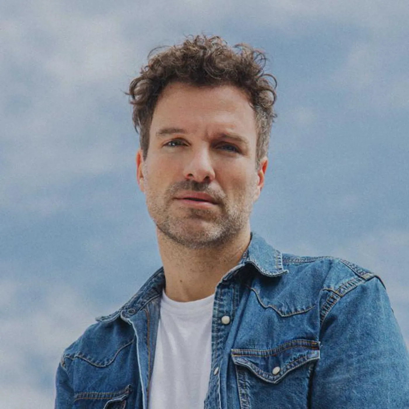 Emanuel Arias Brand Page