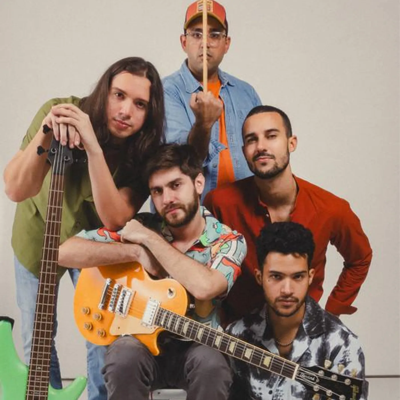 Entre Nos Brand Page