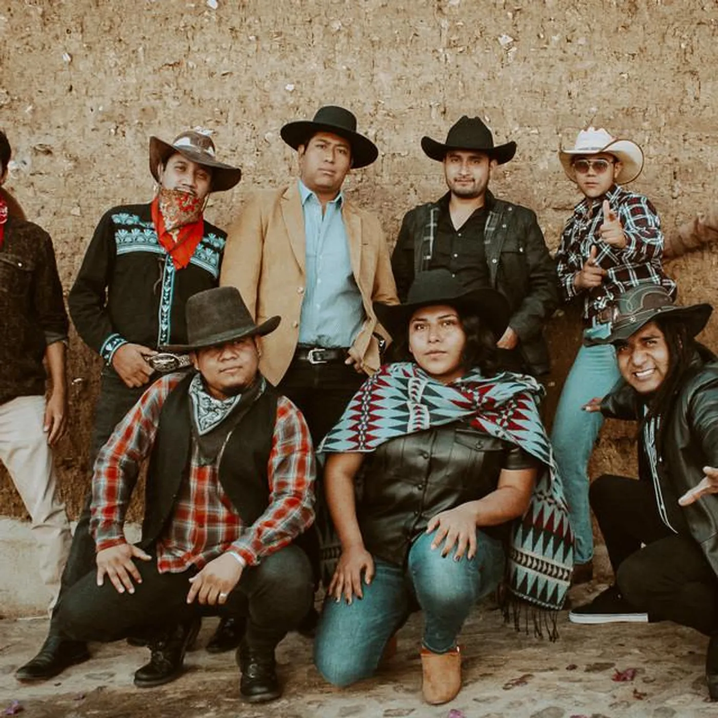 Ensamble Sie7e Machos Brand Page