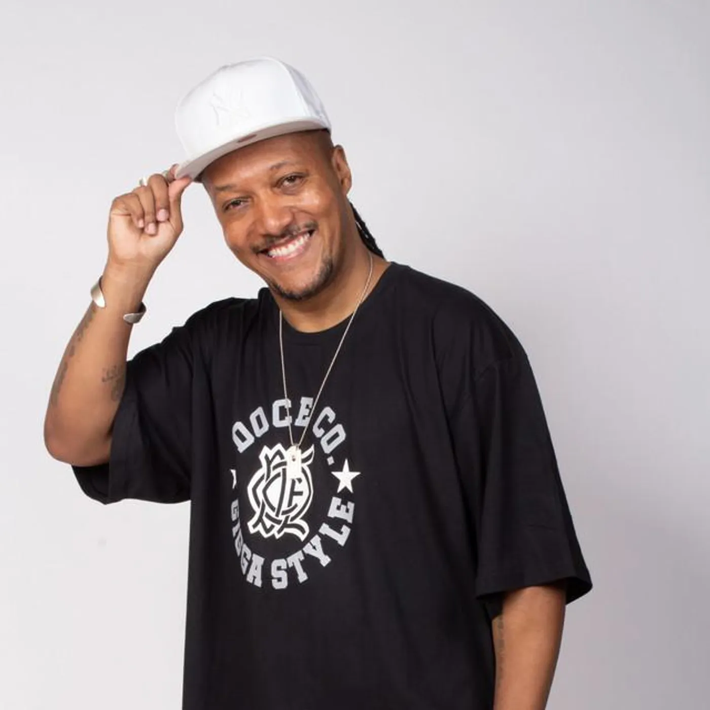 Edu Ribeiro Brand Page