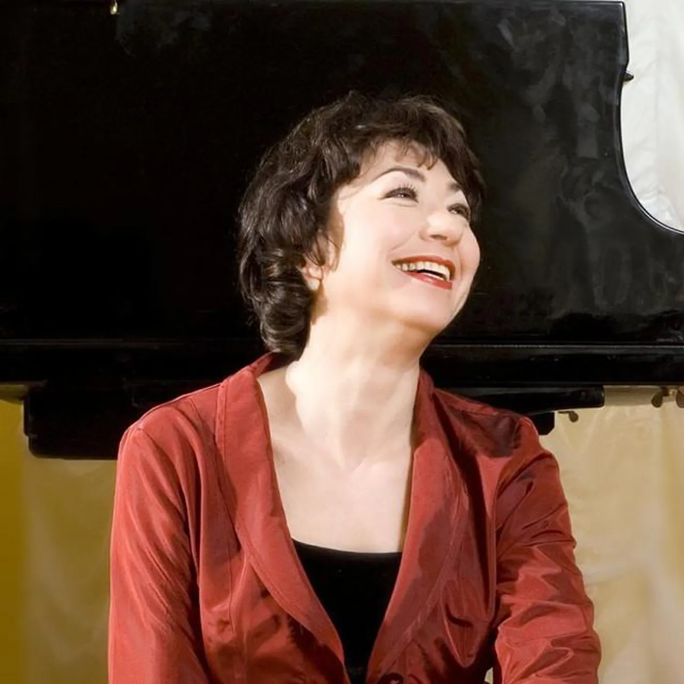 Elena Kuschnerova Brand Page