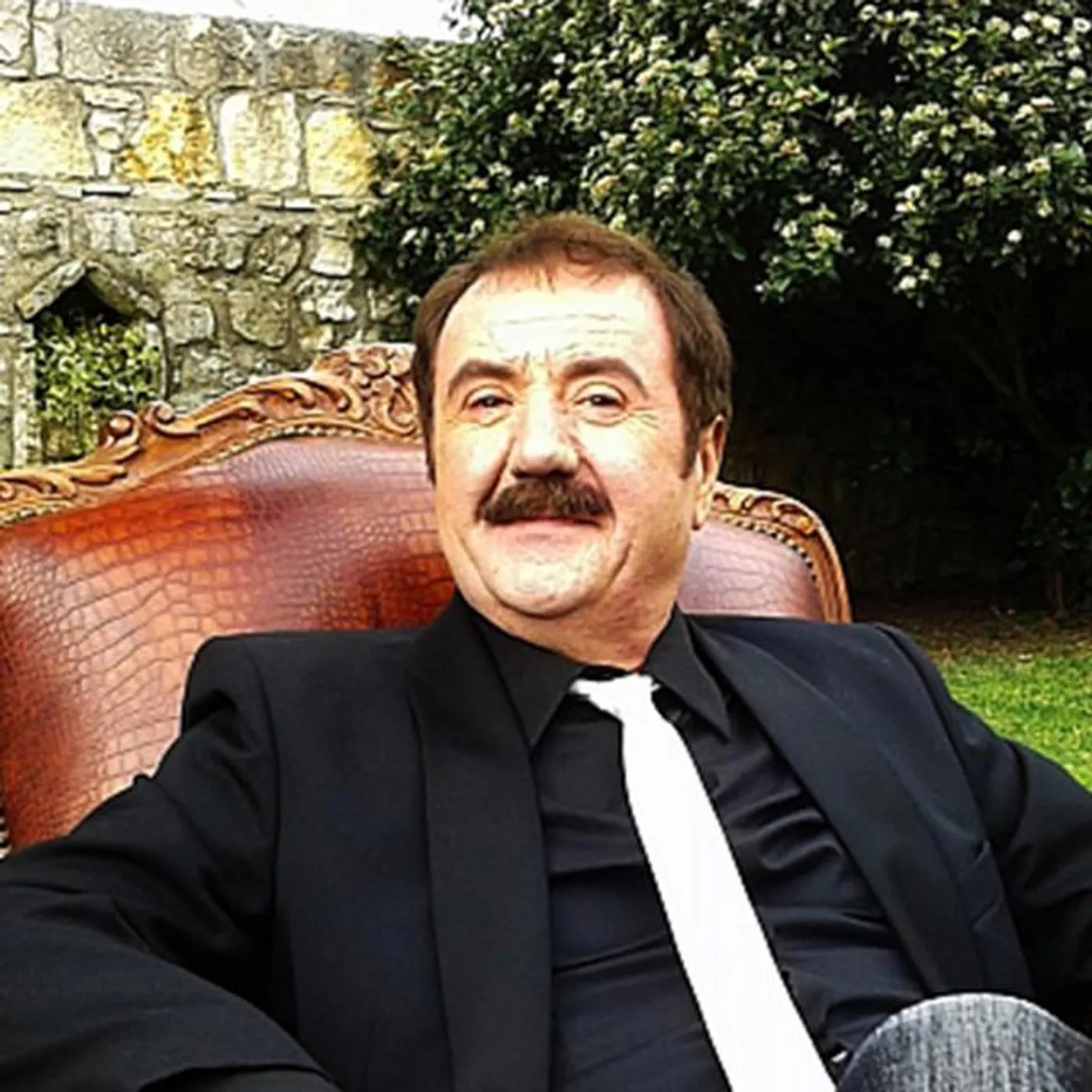 Elio Pisak Brand Page