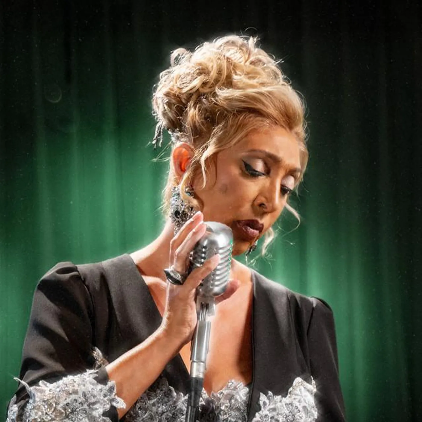 Esperanza Fernández Brand Page