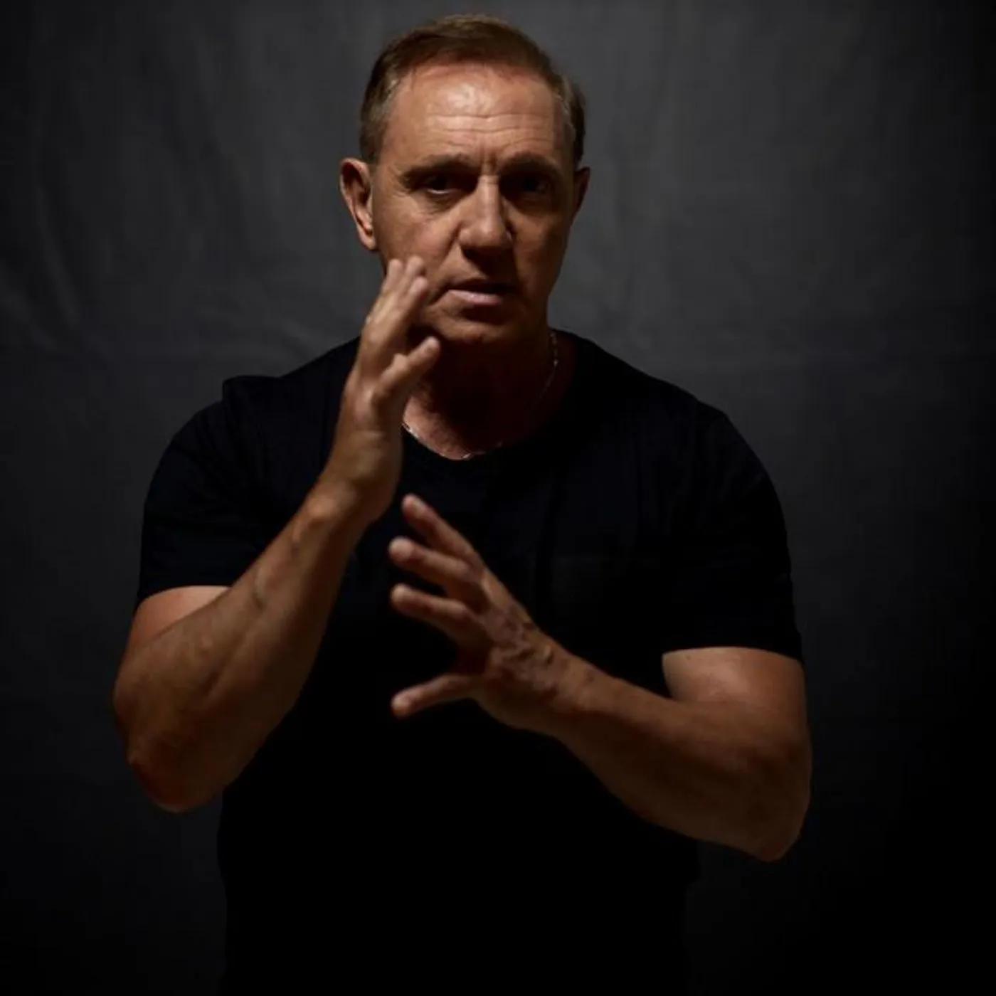 Franco De Vita Brand Page