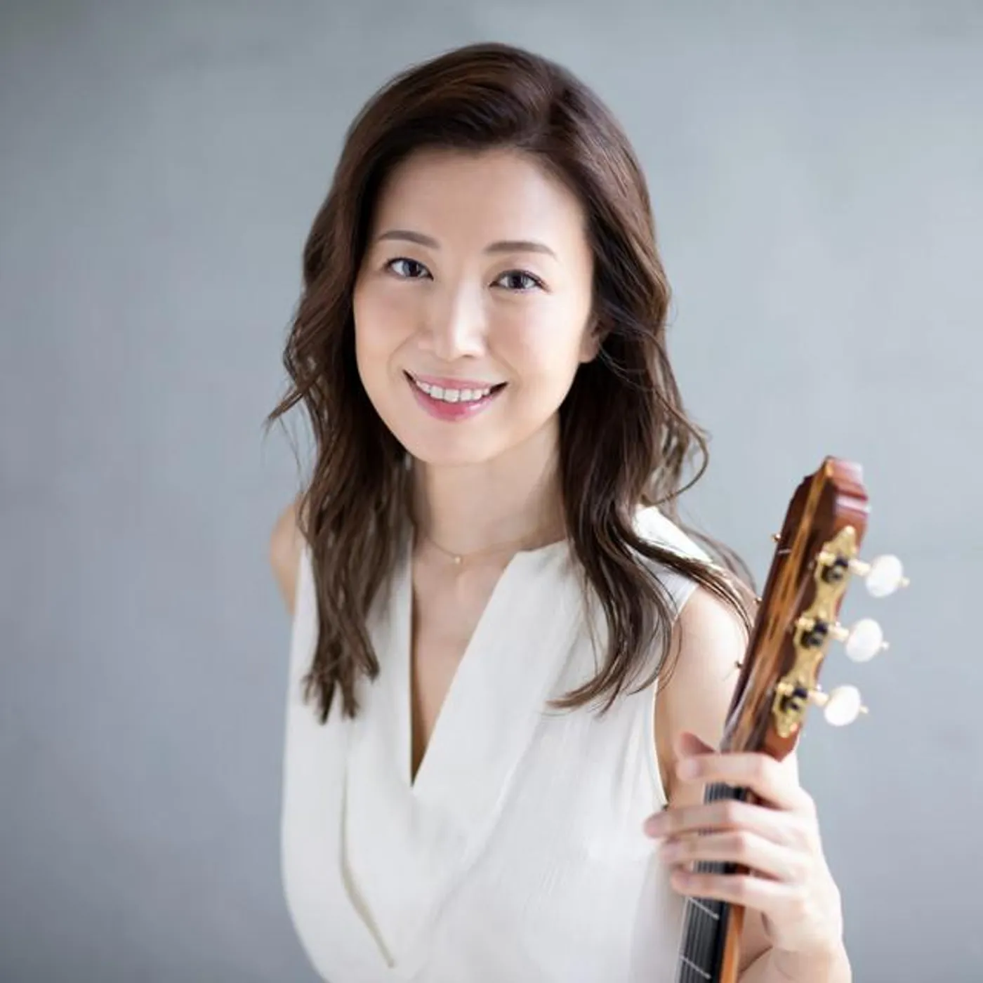 Kaori Muraji Brand Page