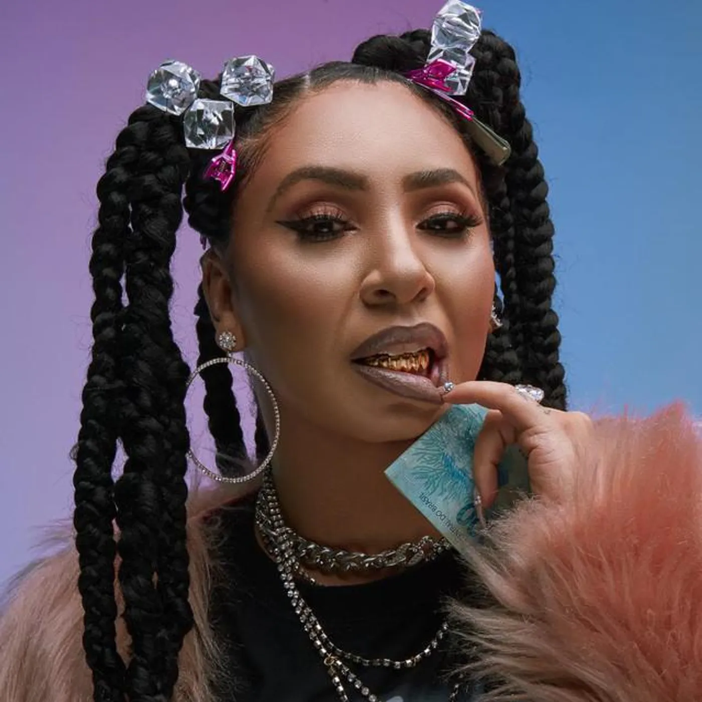 Karol de Souza Brand Page