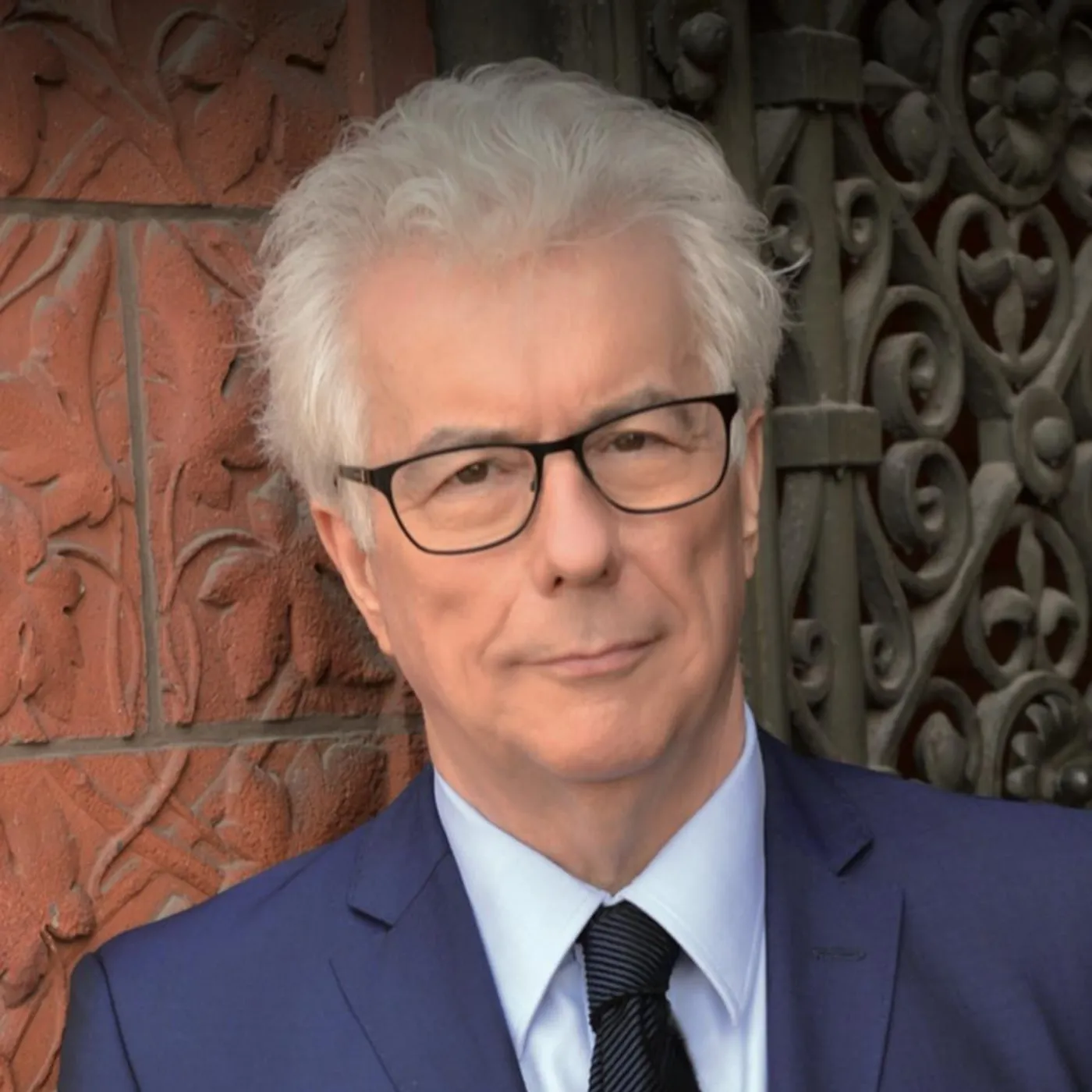Ken Follett Brand Page