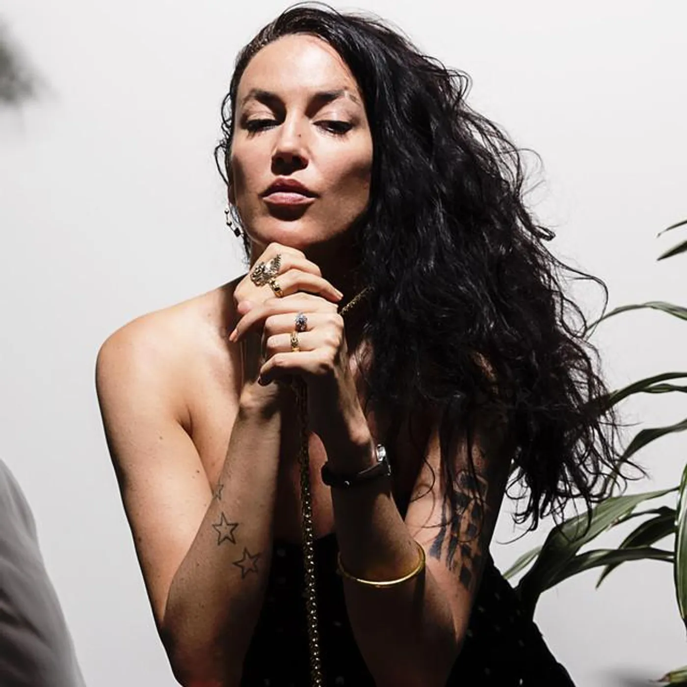 Kinnie Starr Brand Page