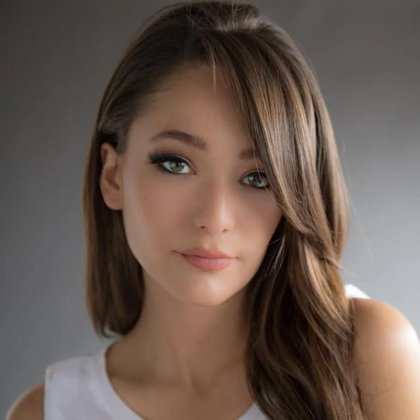 Kira Isabella Brand Page