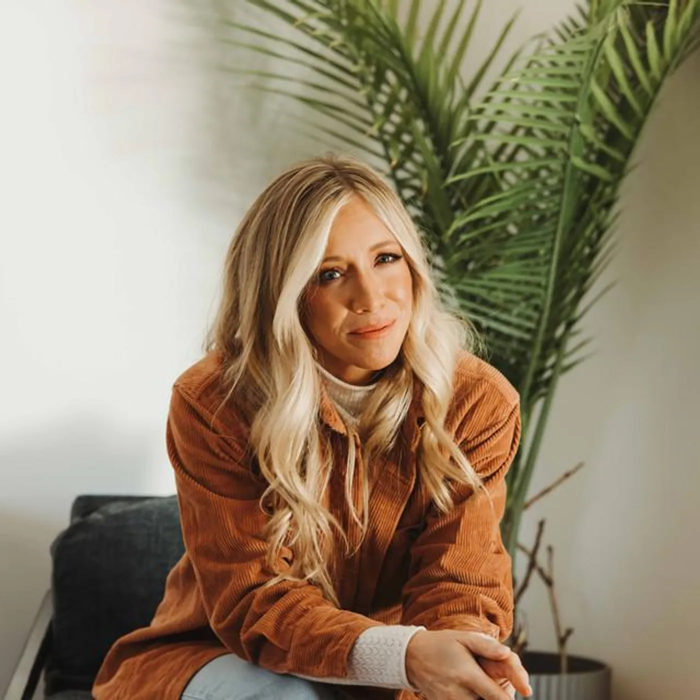 Ellie Holcomb Brand Page