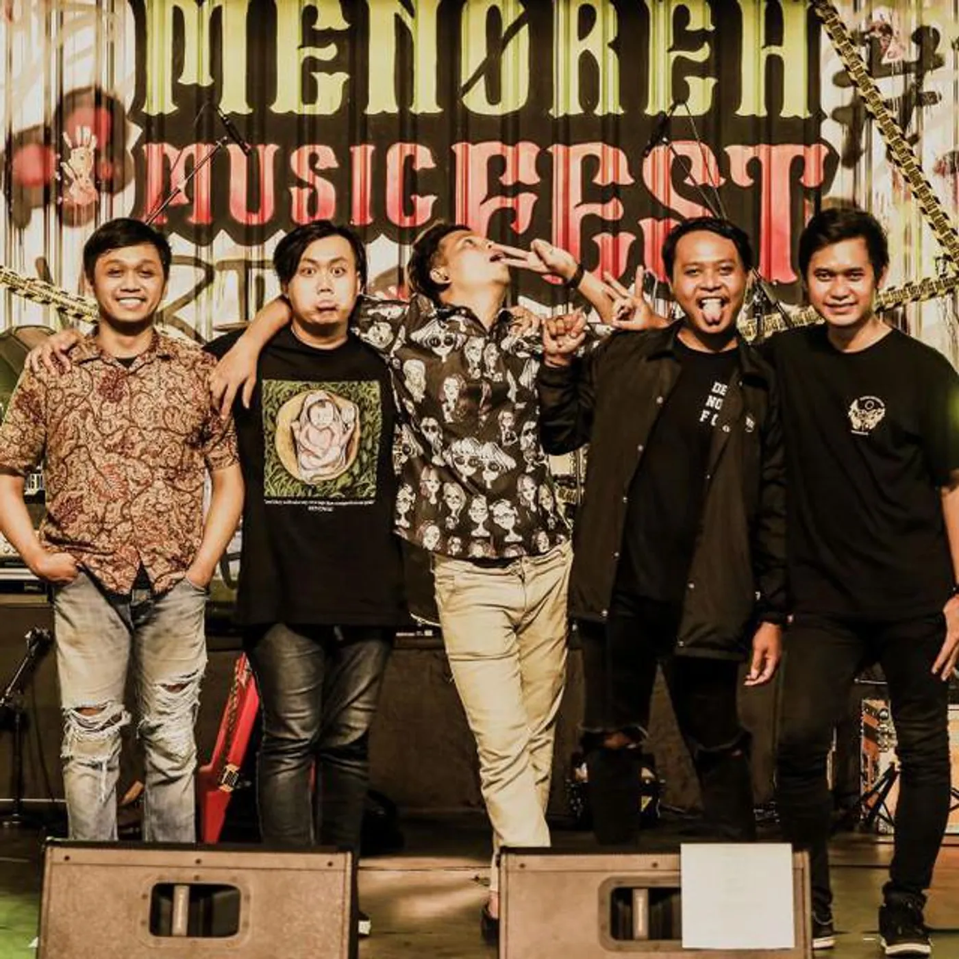 Holiday With Masha Brand Page