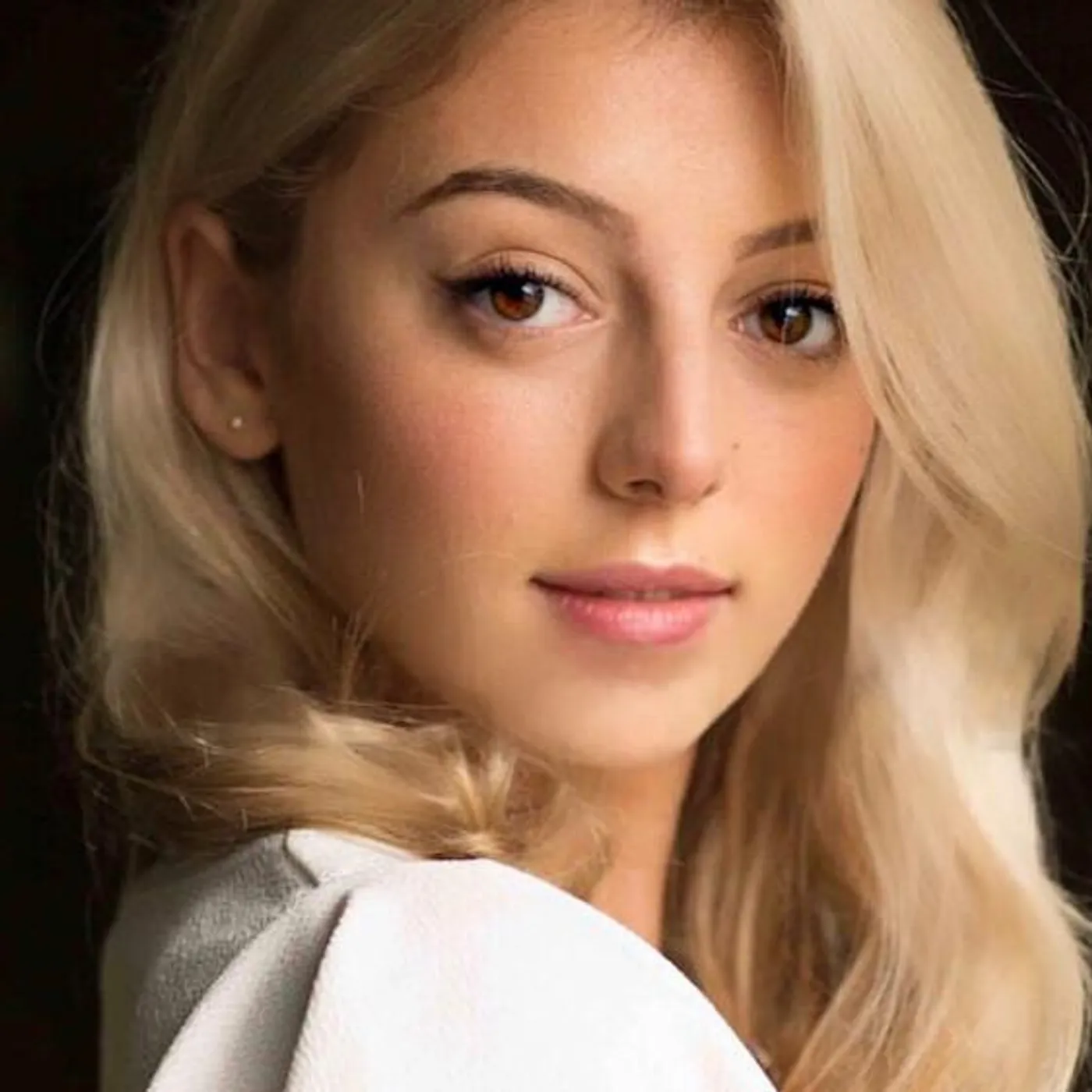 Hollie Steel Brand Page