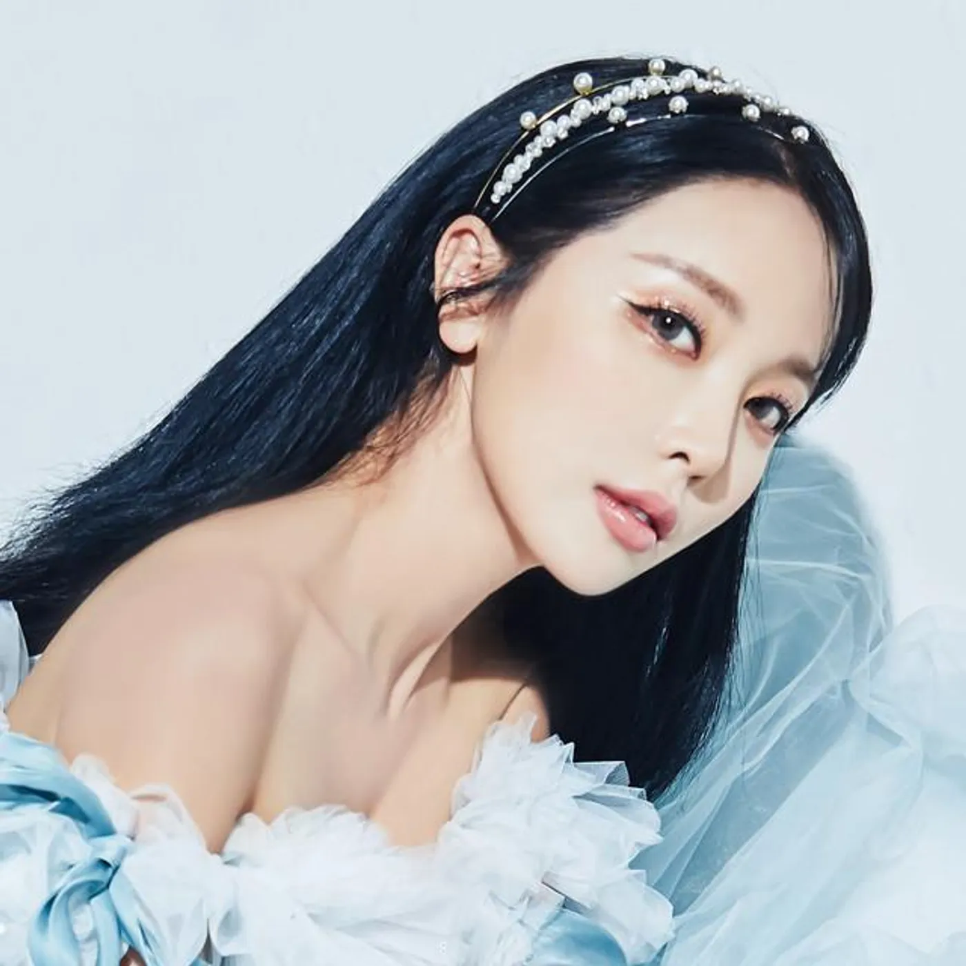 HONG JIN YOUNG Brand Page