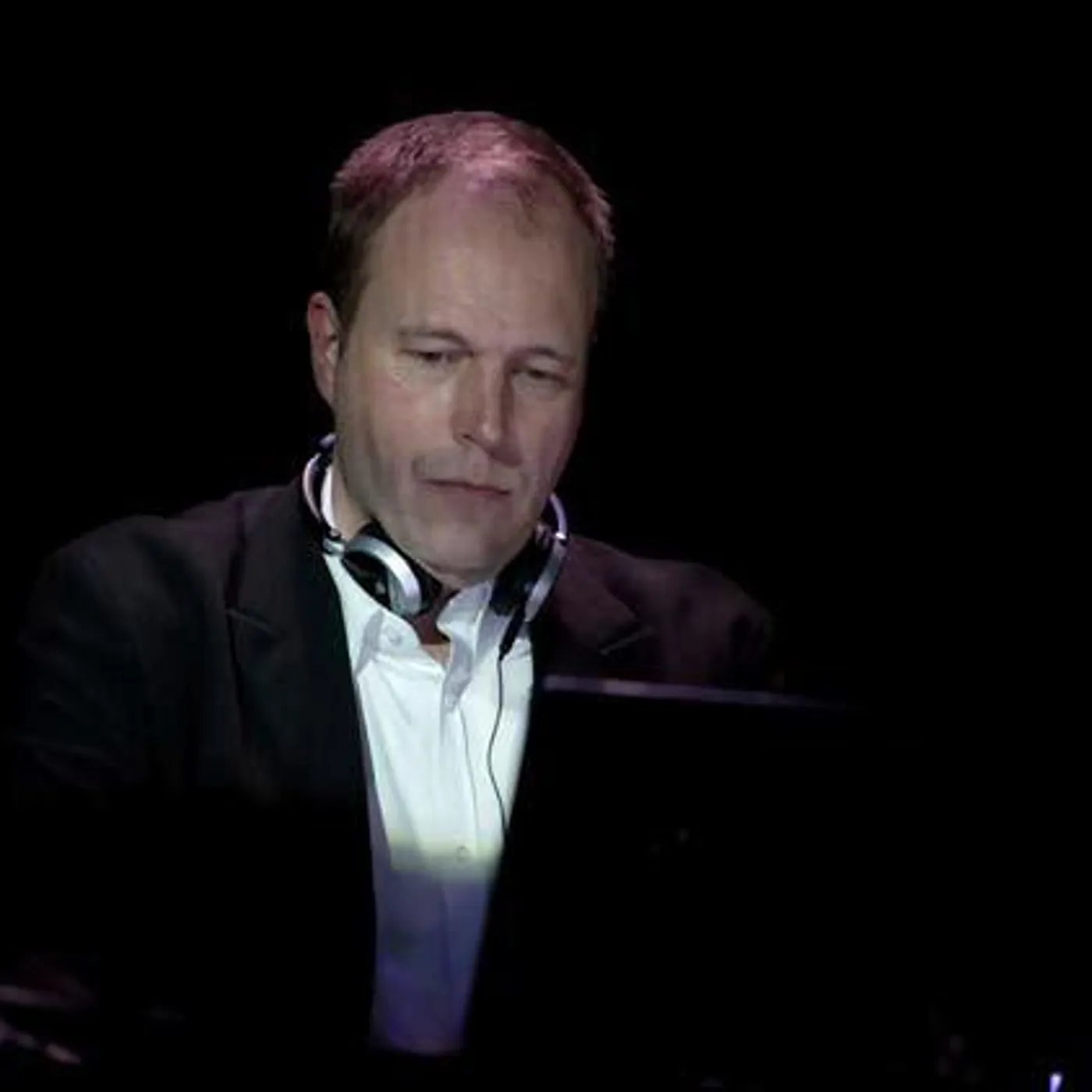 Erik Honoré Brand Page