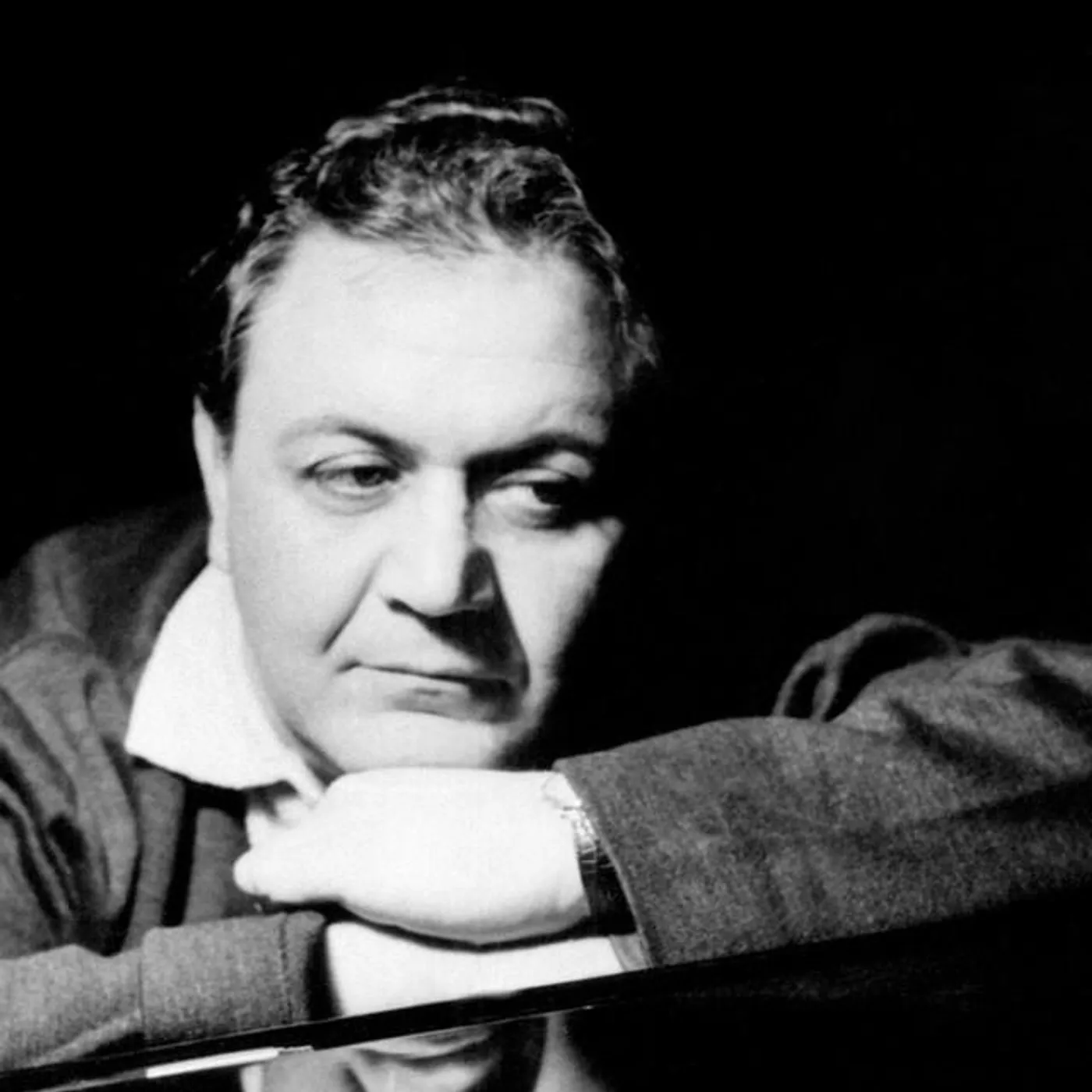 Manos Hadjidakis Brand Page