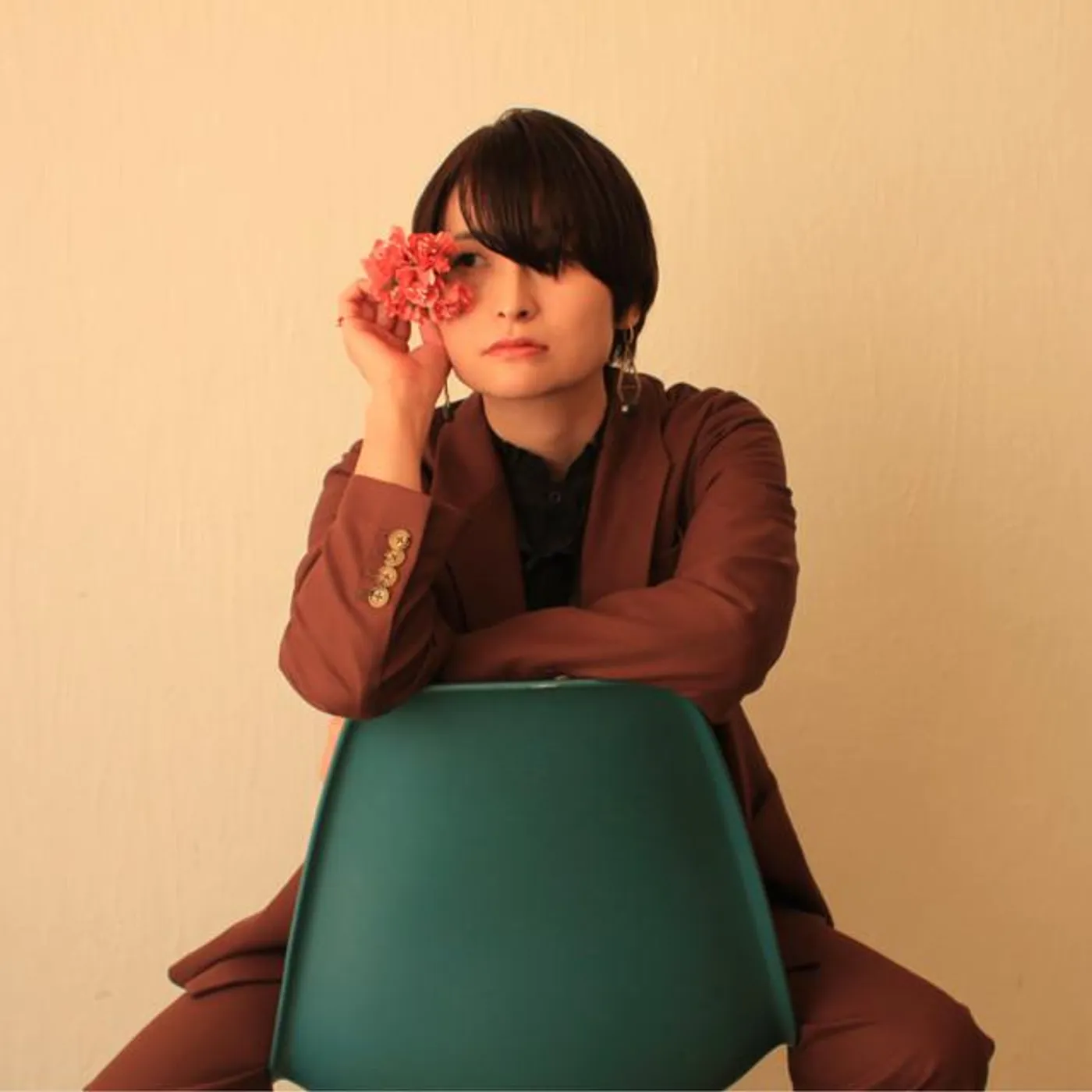 Hannah Warm Brand Page