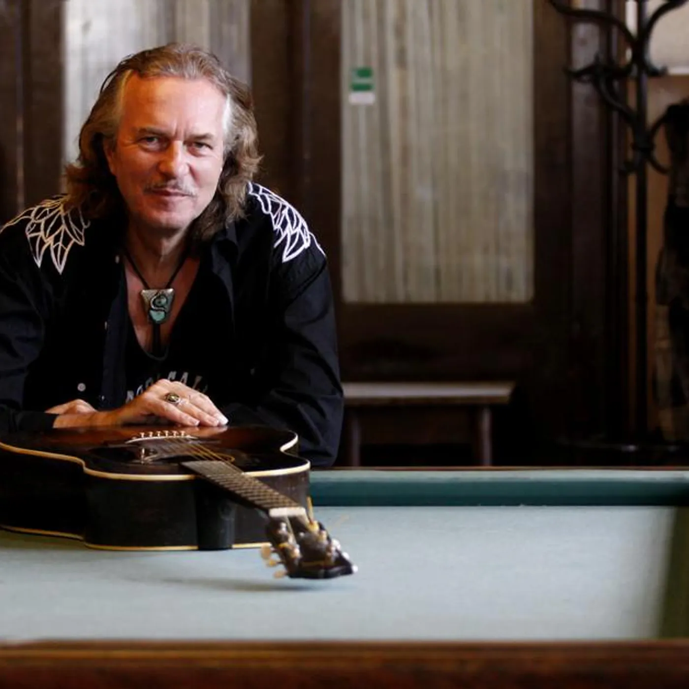 Hans Theessink Brand Page