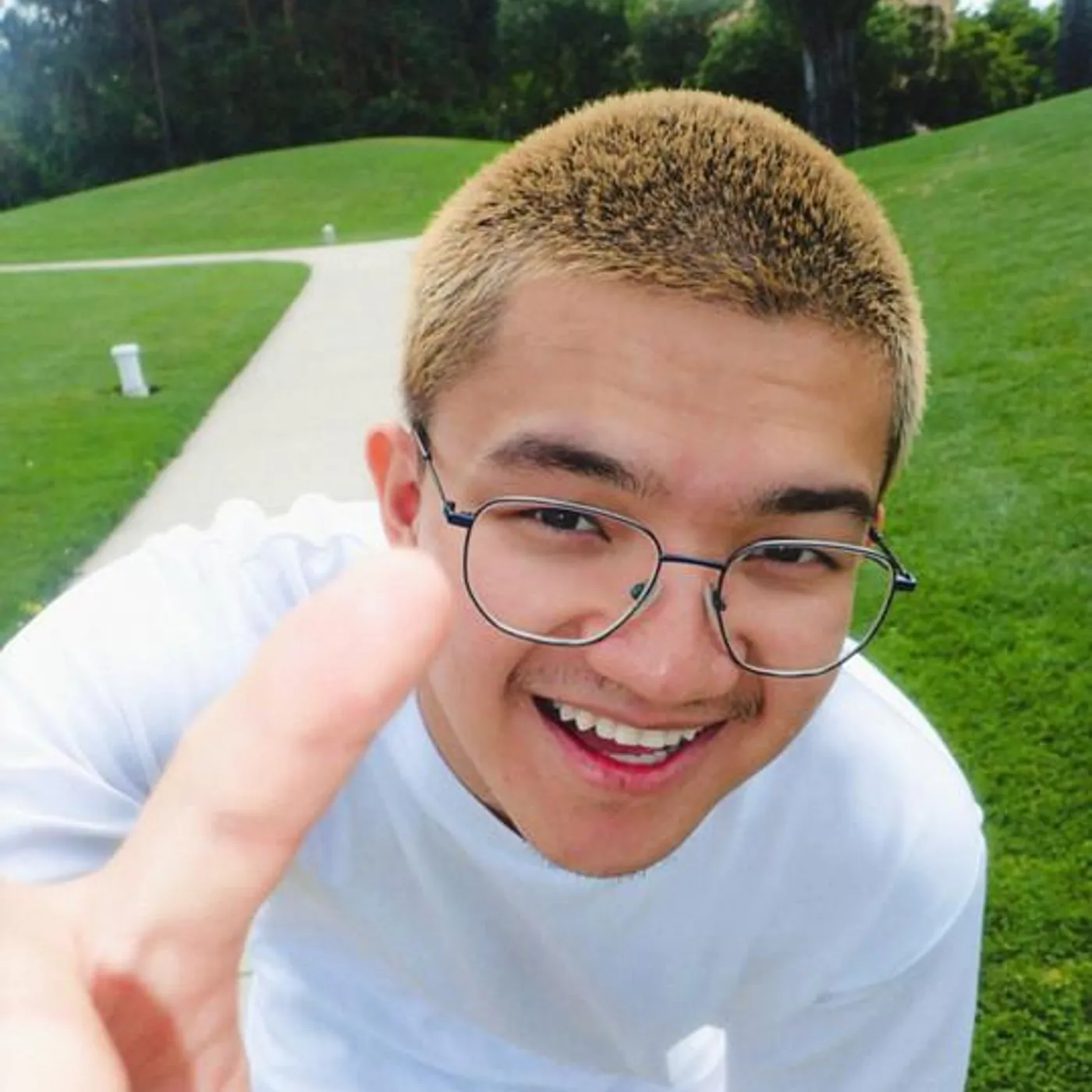 Hey Its Je Brand Page