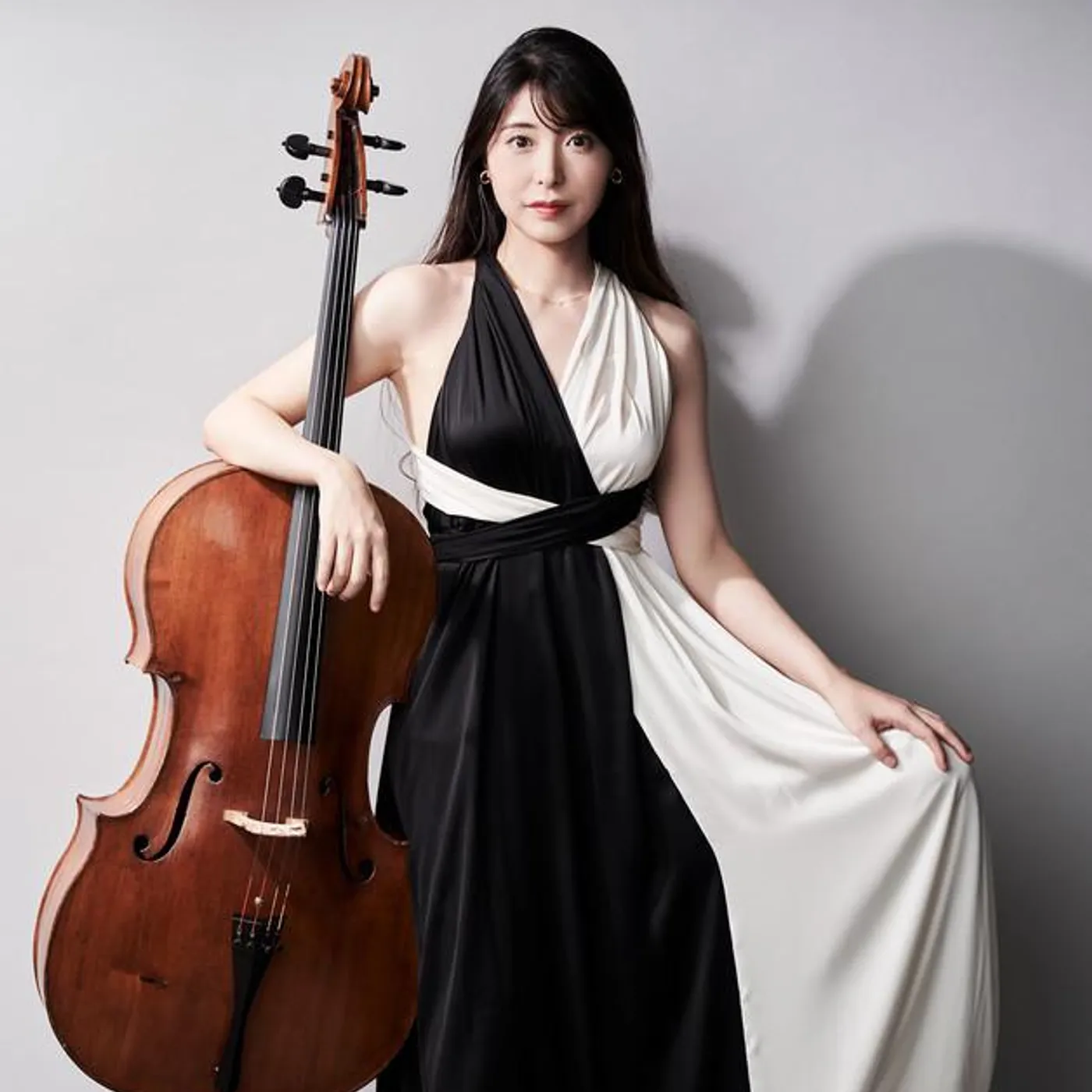 Hitomi Niikura Brand Page