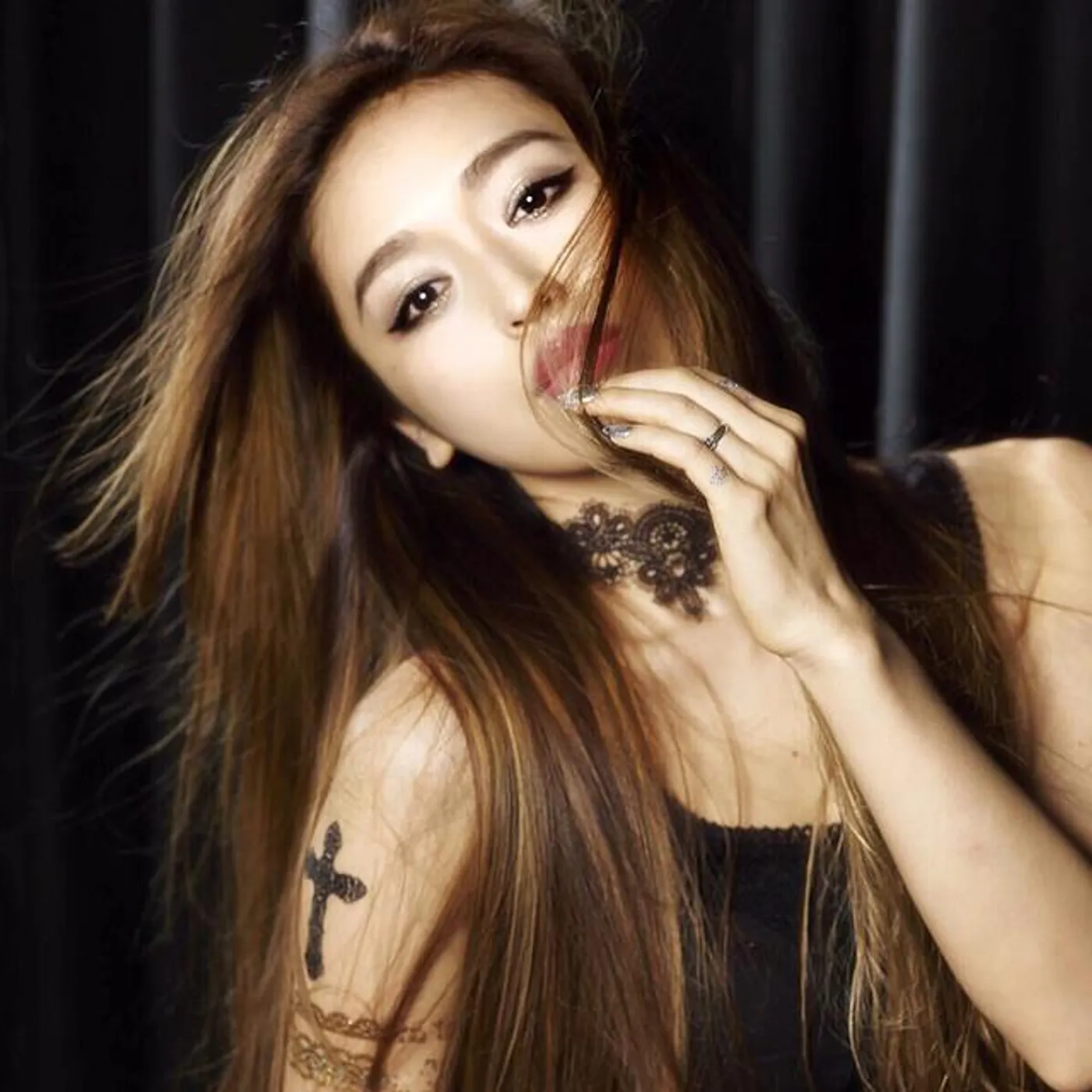 Hitomi Kaji Brand Page