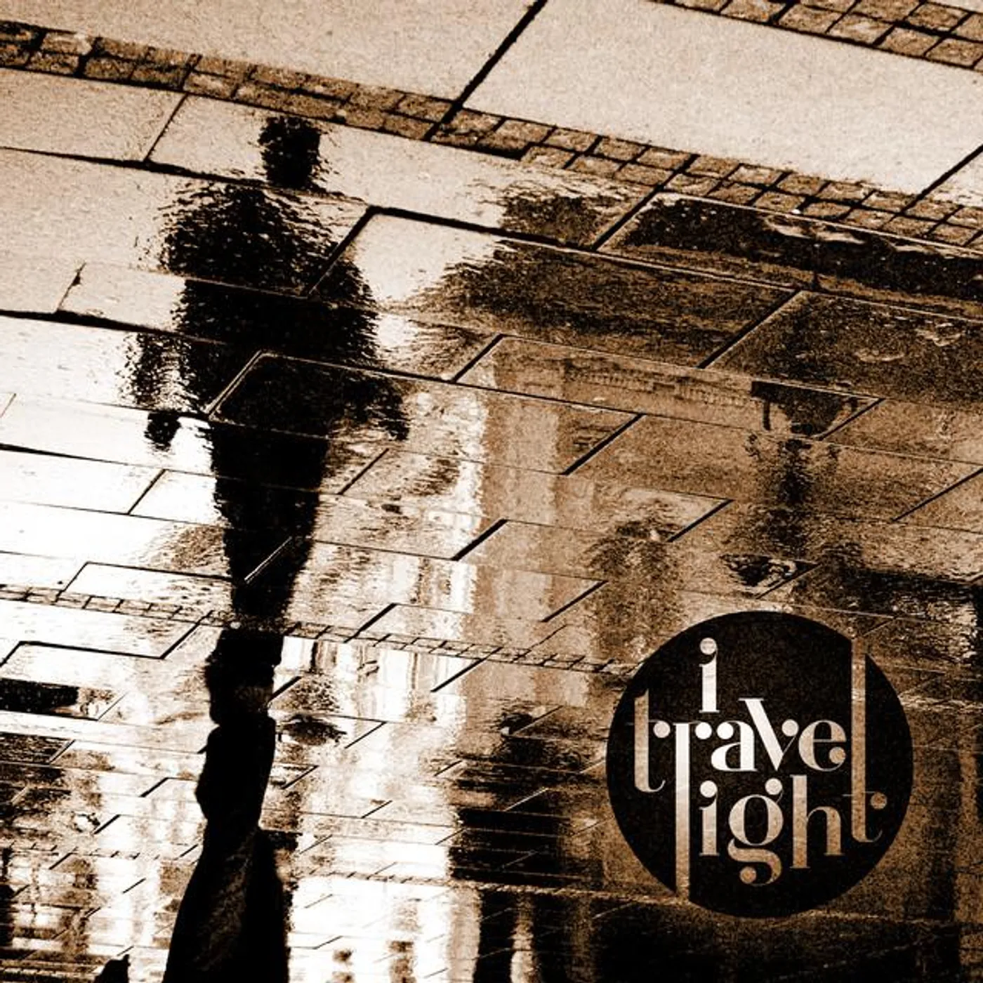 I TRAVEL LIGHT Brand Page