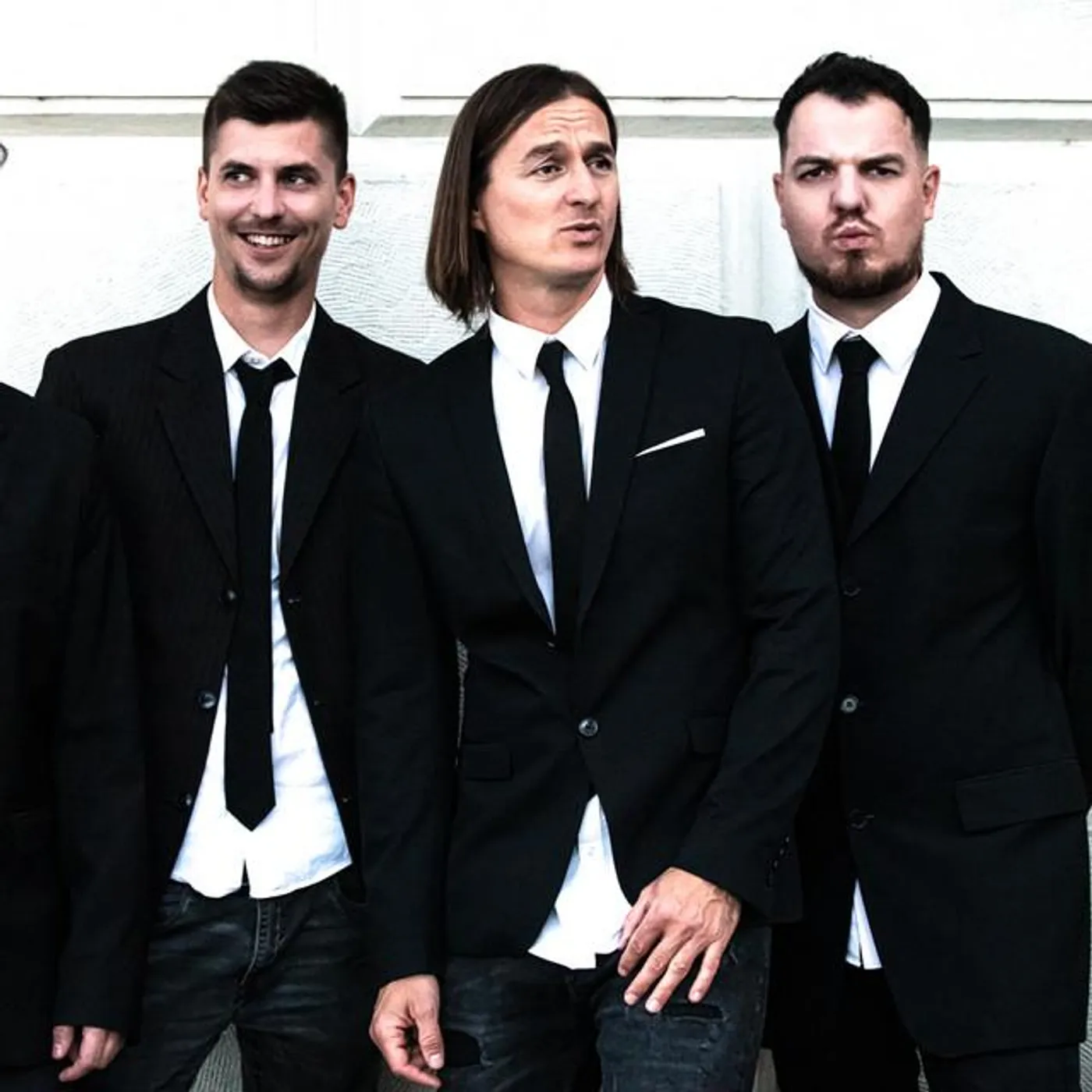 Intim Torna Illegál