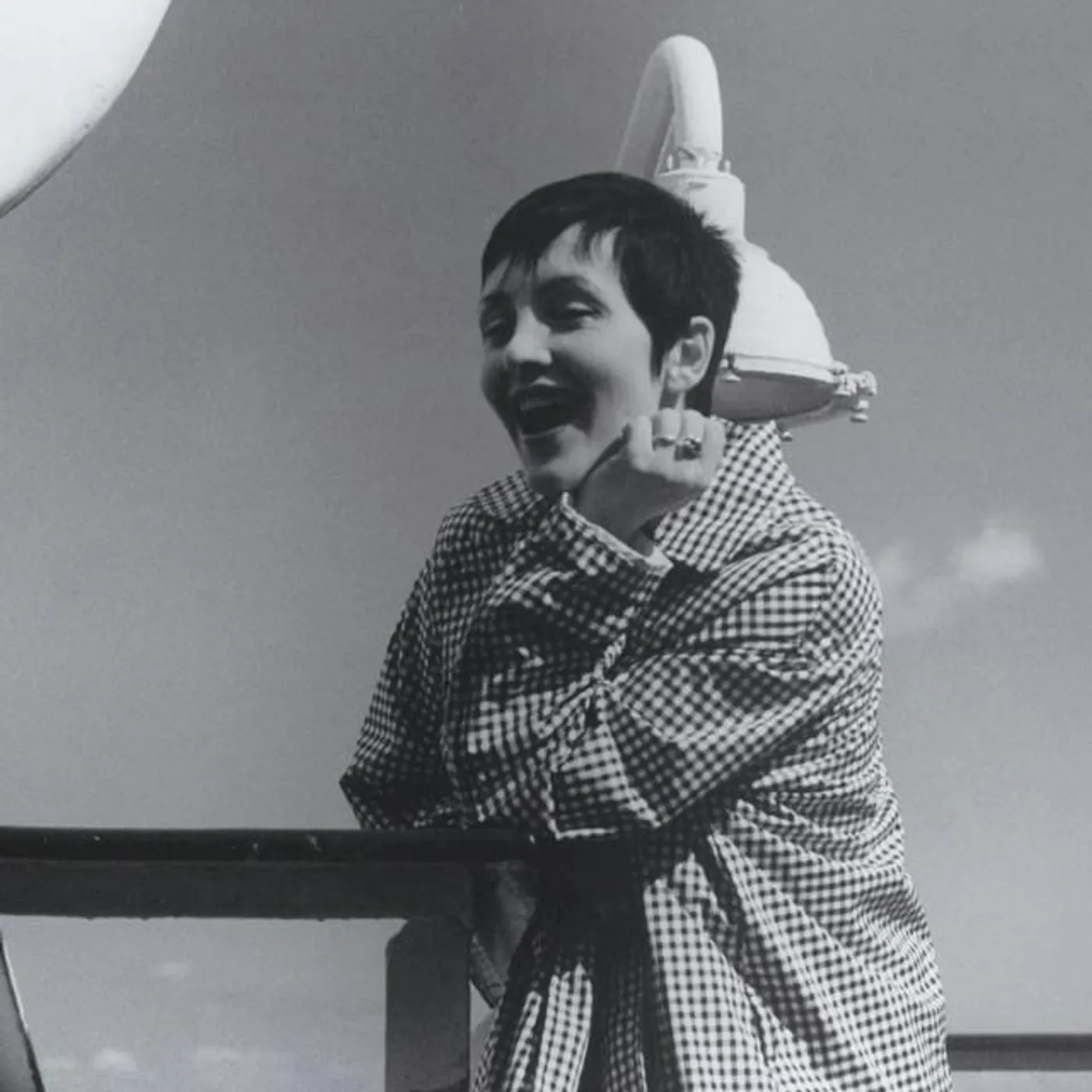 Isabelle Antena Brand Page