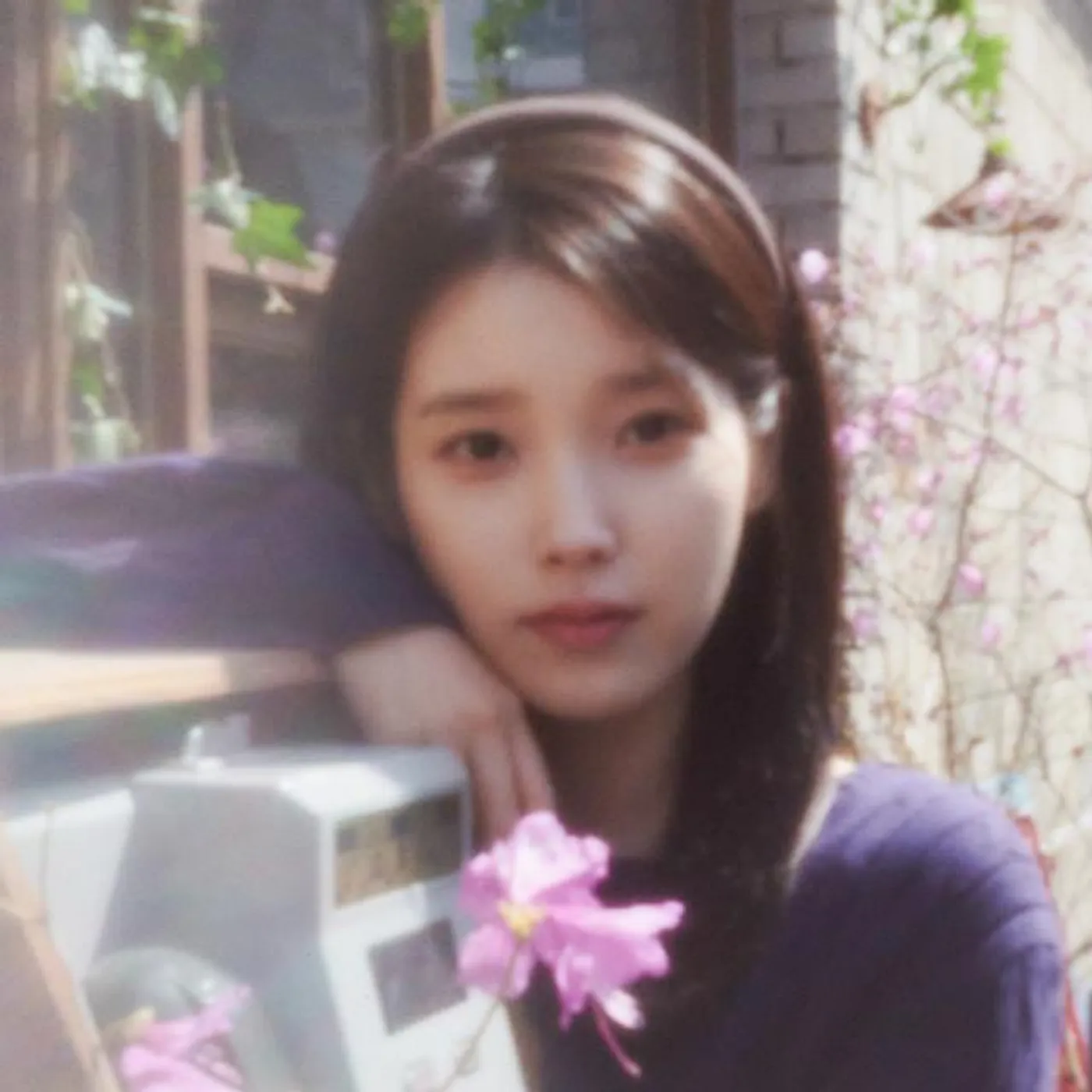 IU
