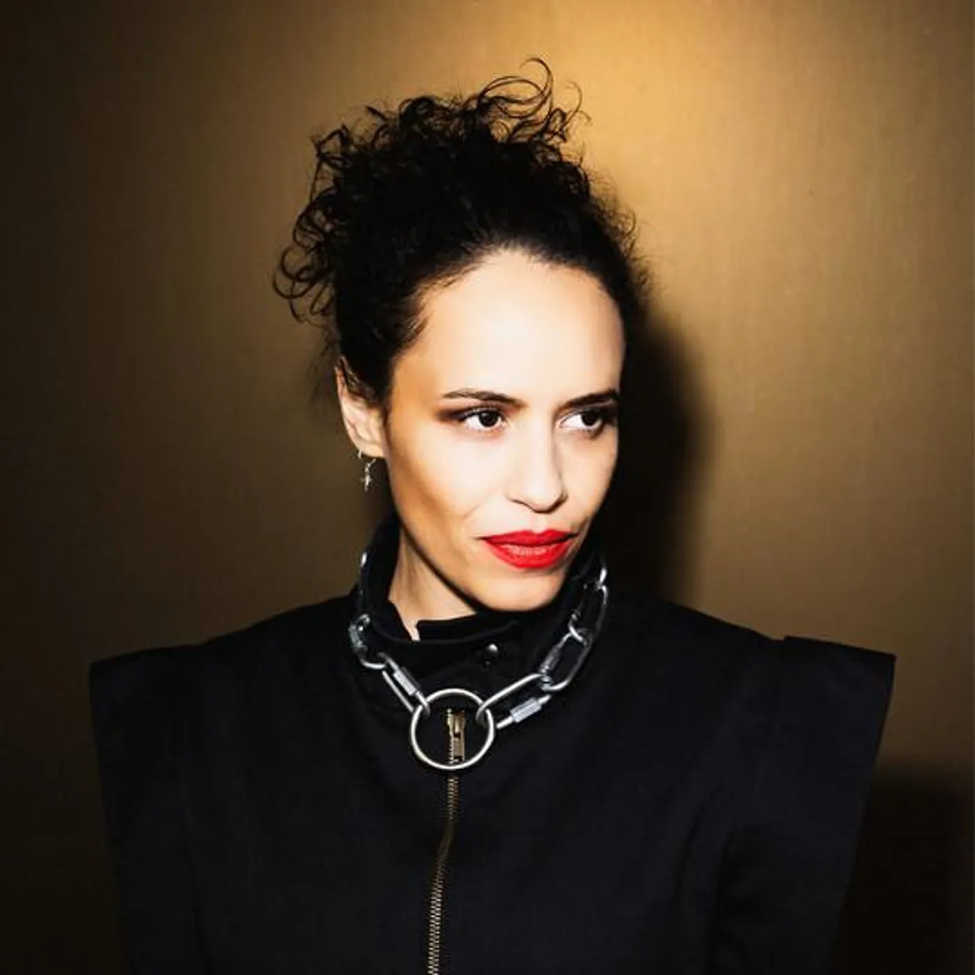 Joyce Muniz Brand Page