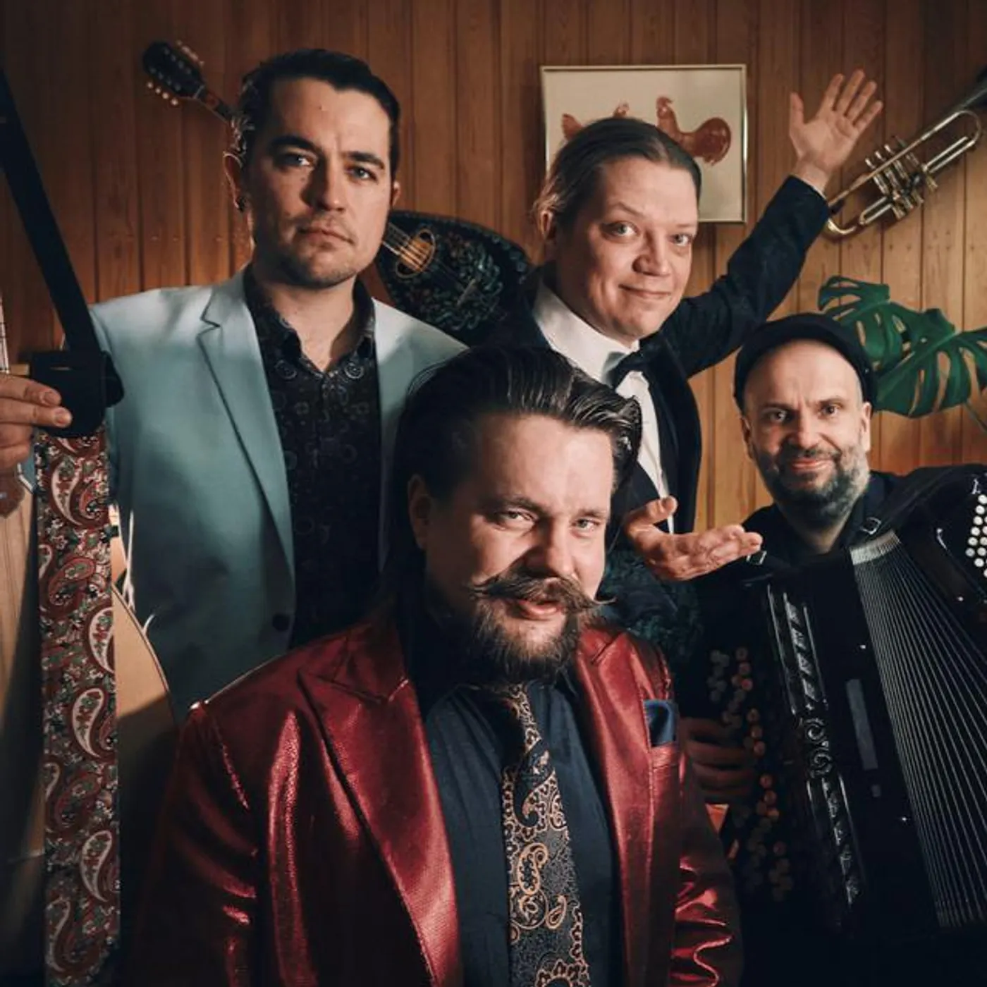 Jaakko Laitinen & Väärä Raha Brand Page