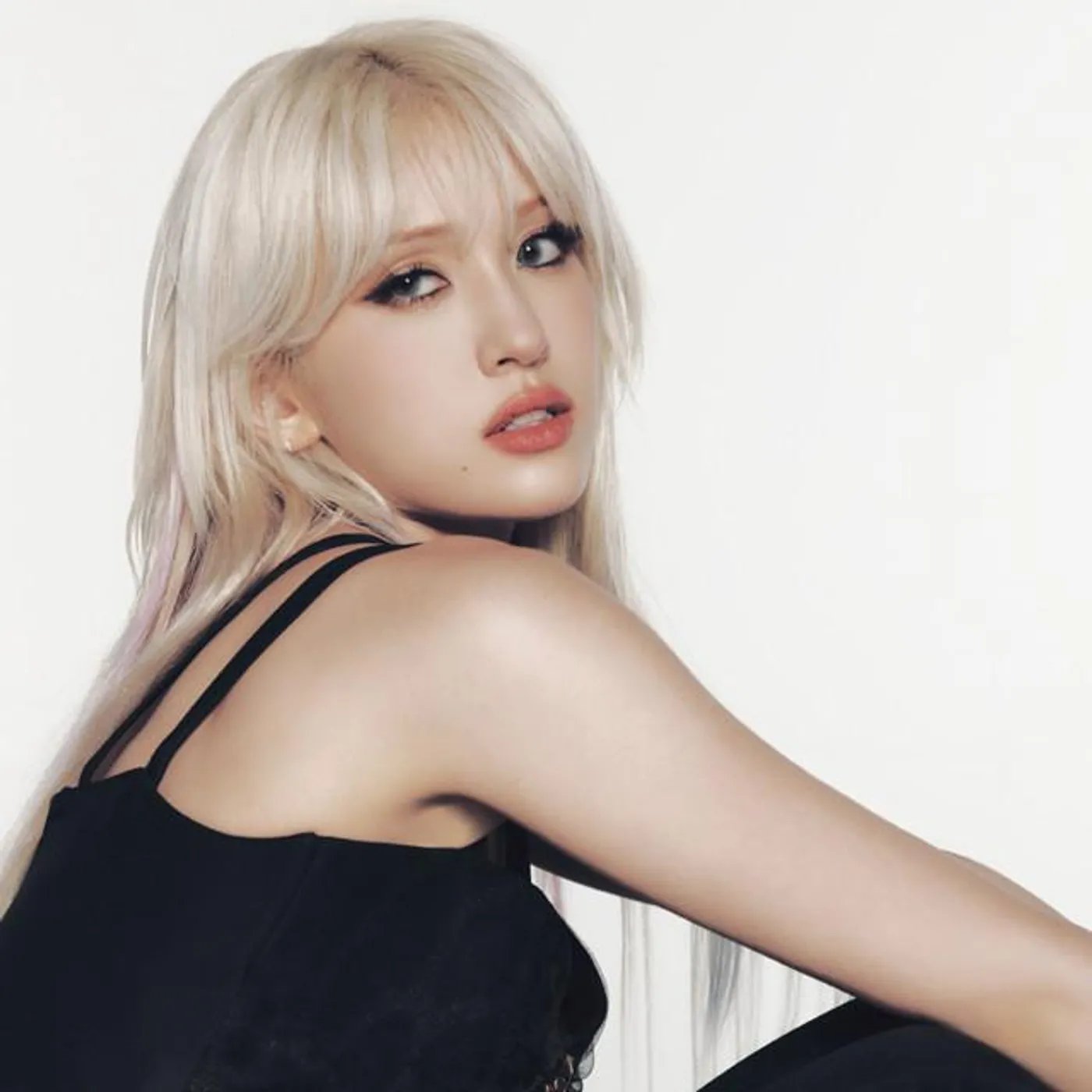 JEON SOMI Brand Page