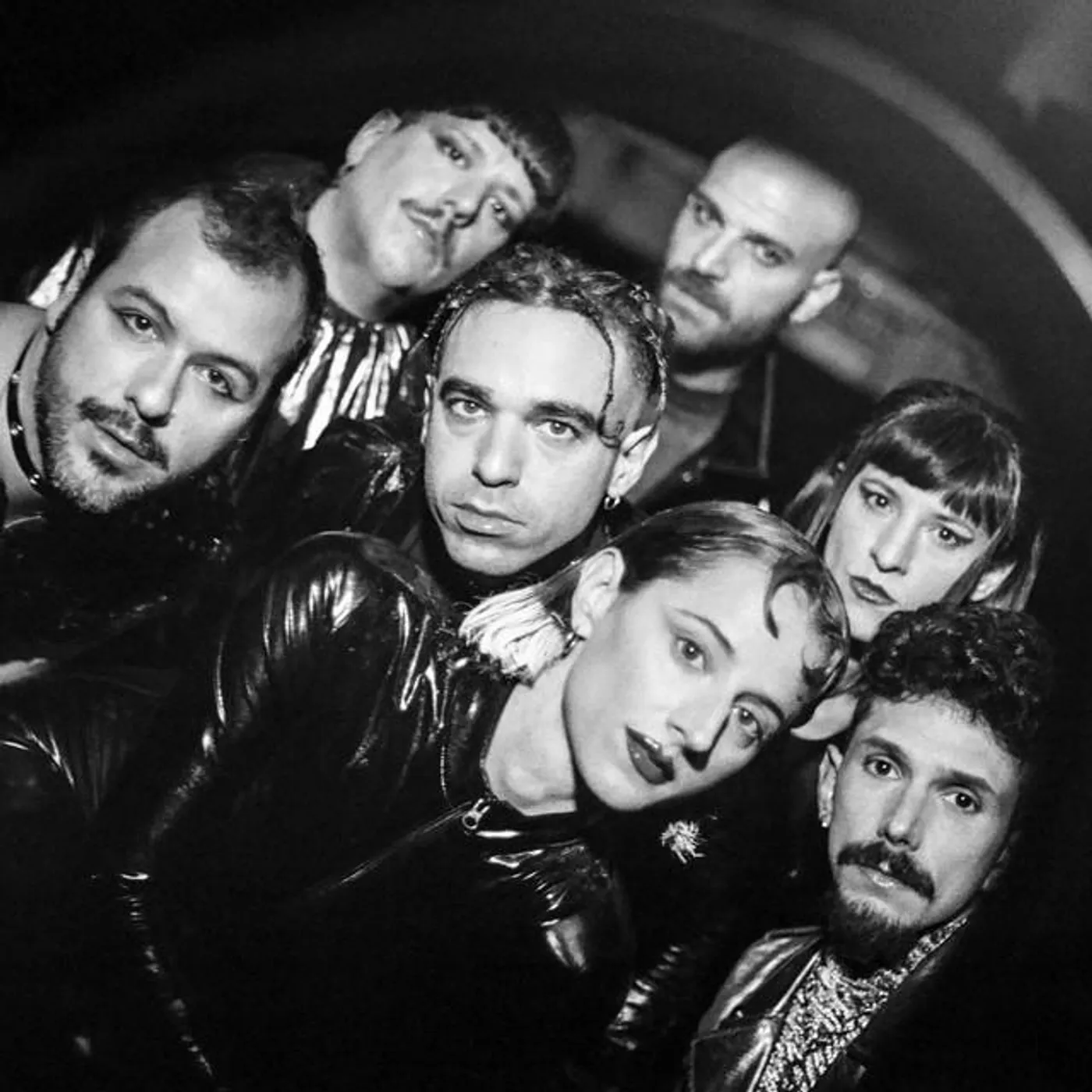 Los Besos Brand Page