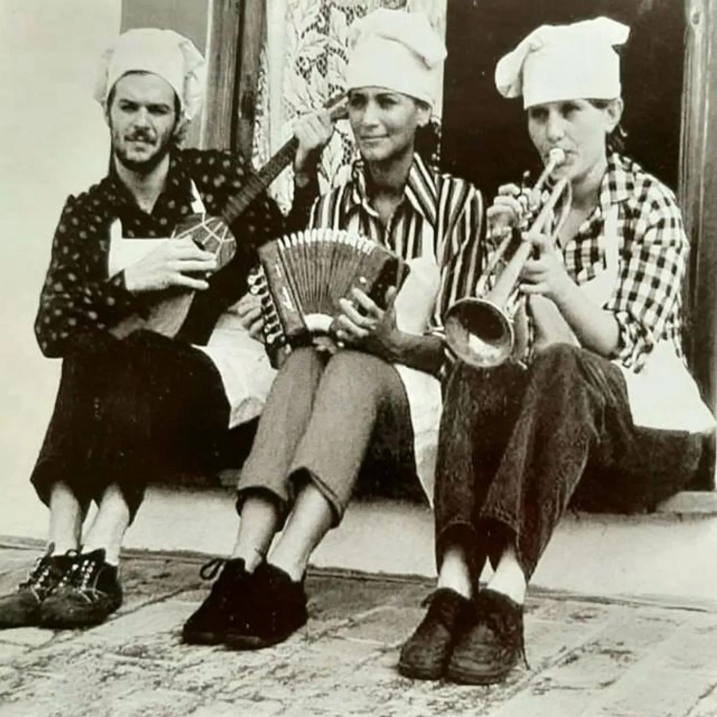 Los Cocineros Brand Page