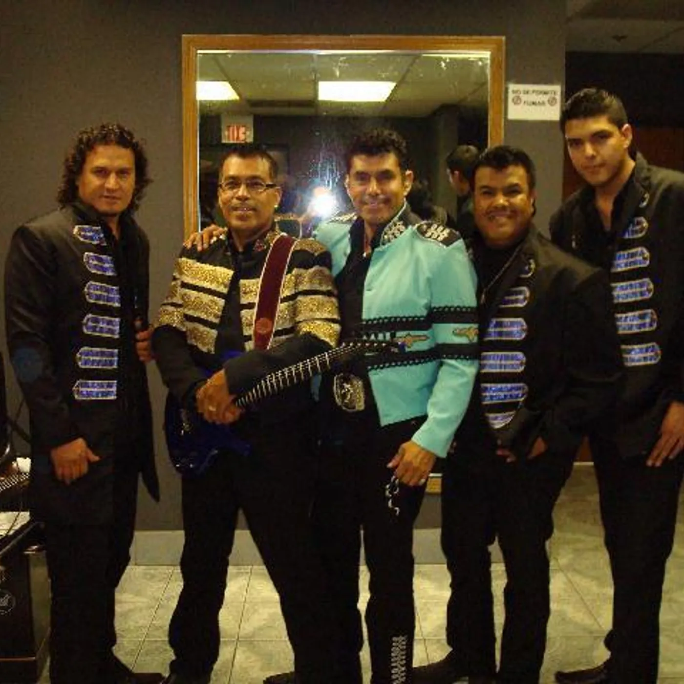 Los Fugitivos Brand Page