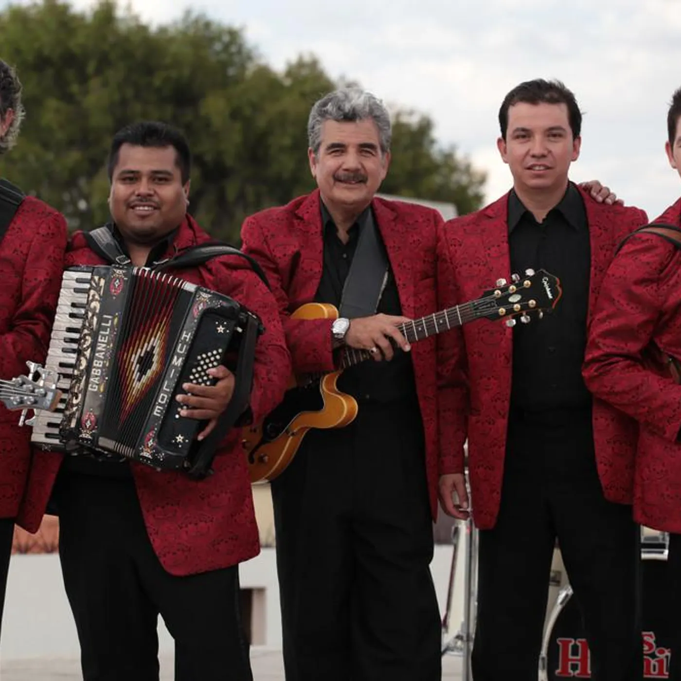 Los Humildes Brand Page