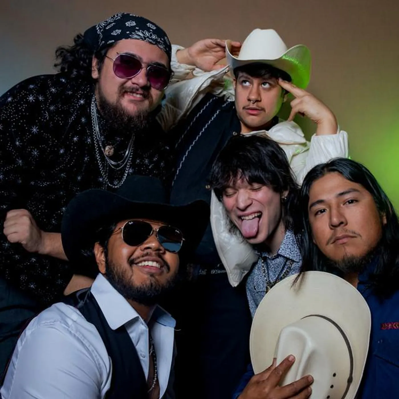 Los Juanos Brand Page