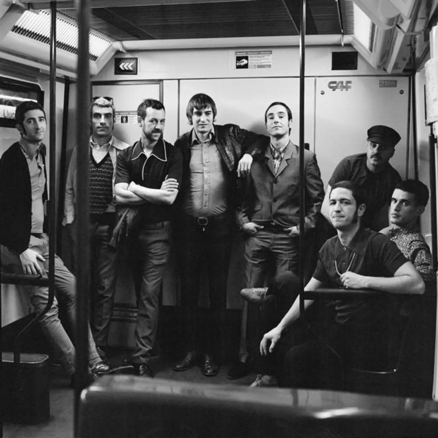 Los Retrovisores Brand Page