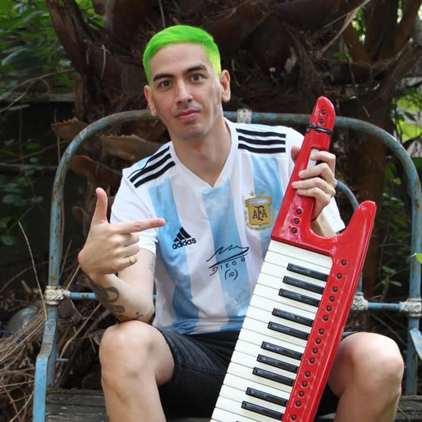 Los Turros Brand Page