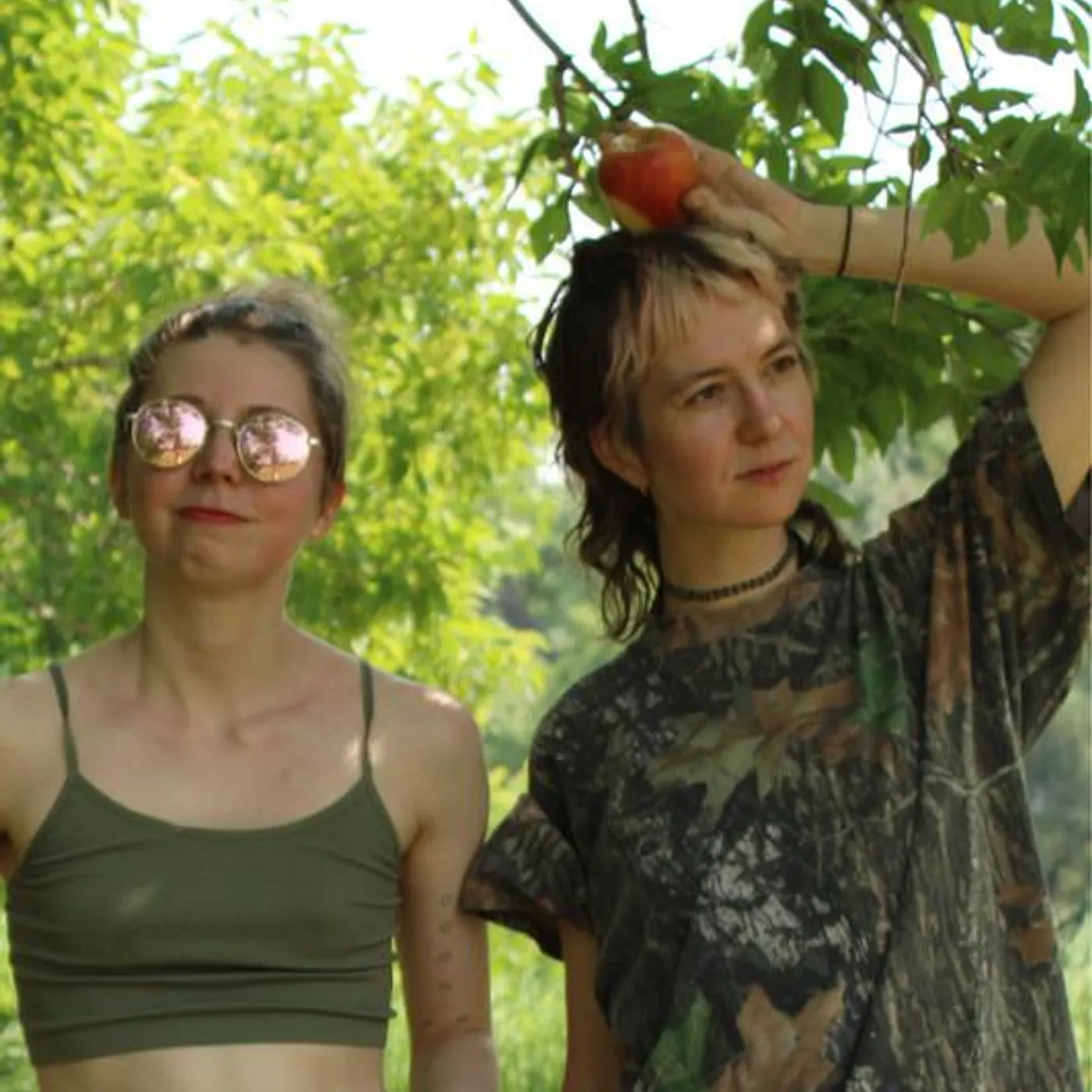  À La Mode Brand Page