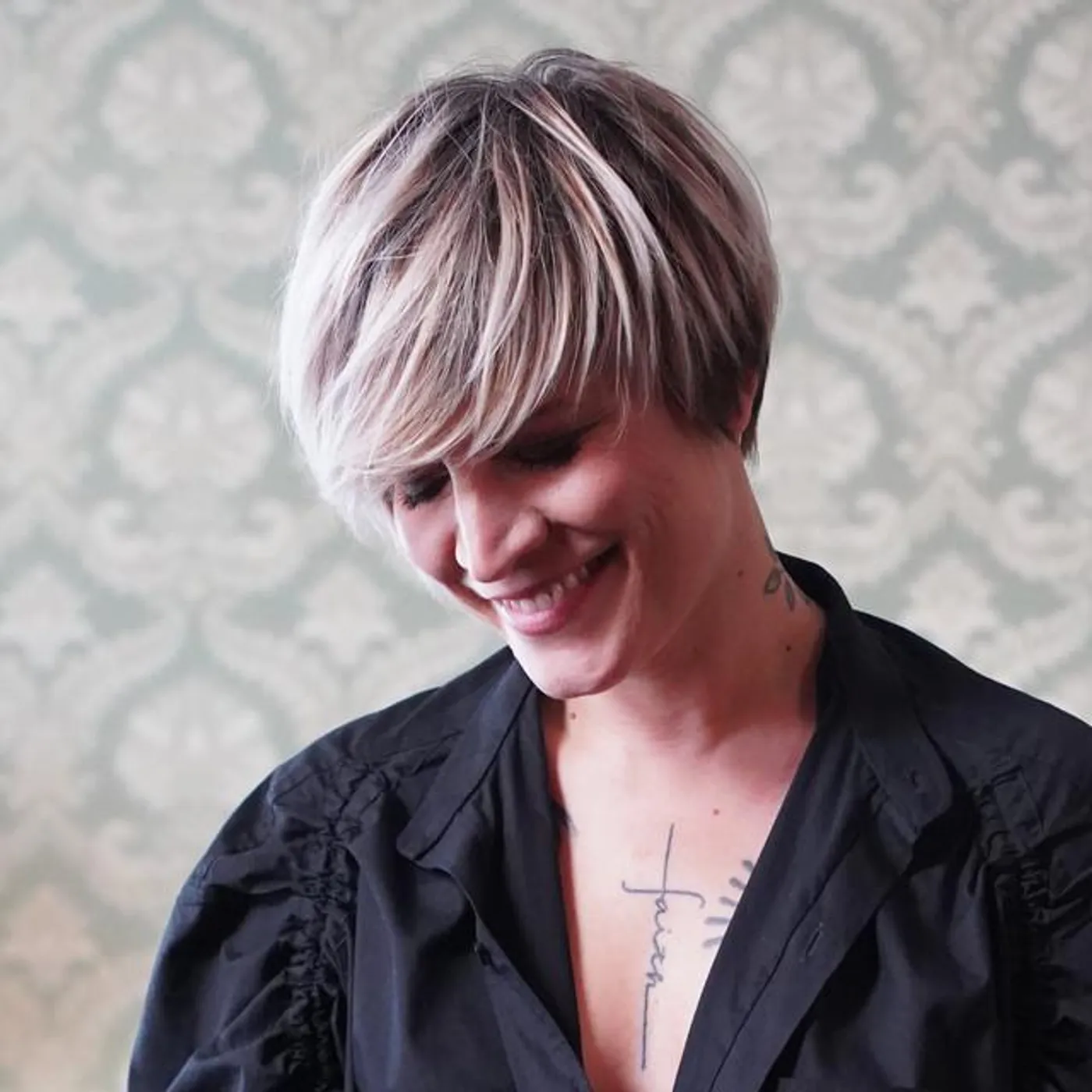 Laura Bono Brand Page