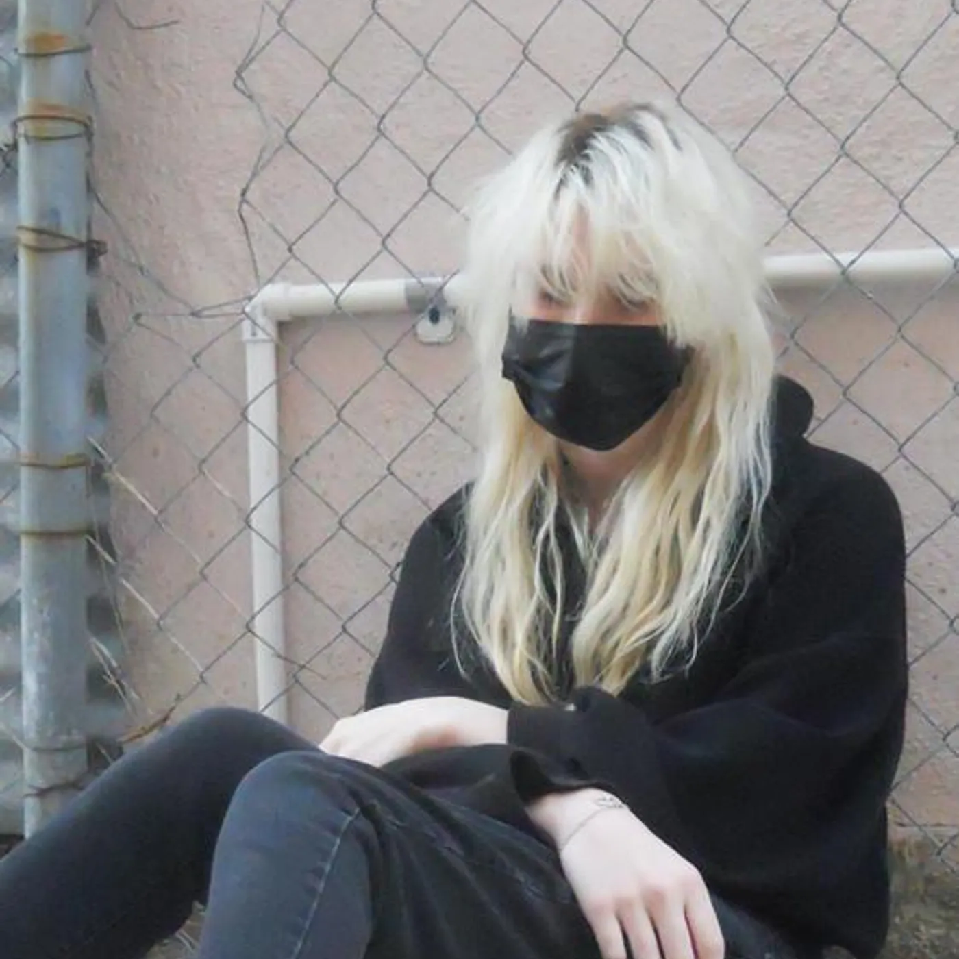 Laura Les Brand Page