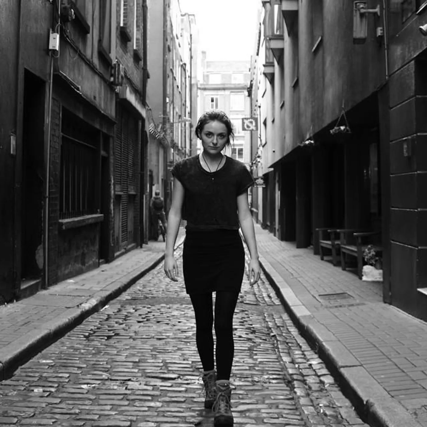 Lauren Ní Chasaide Brand Page