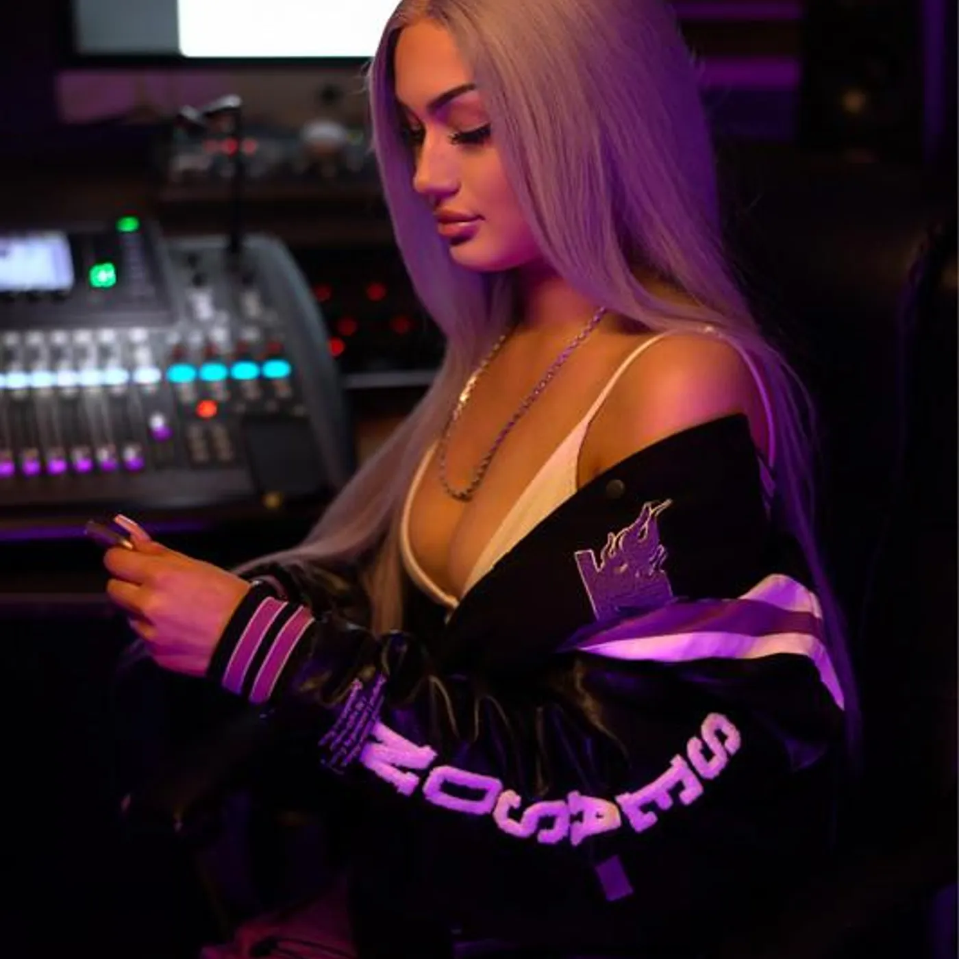 Laurena Volanté Brand Page