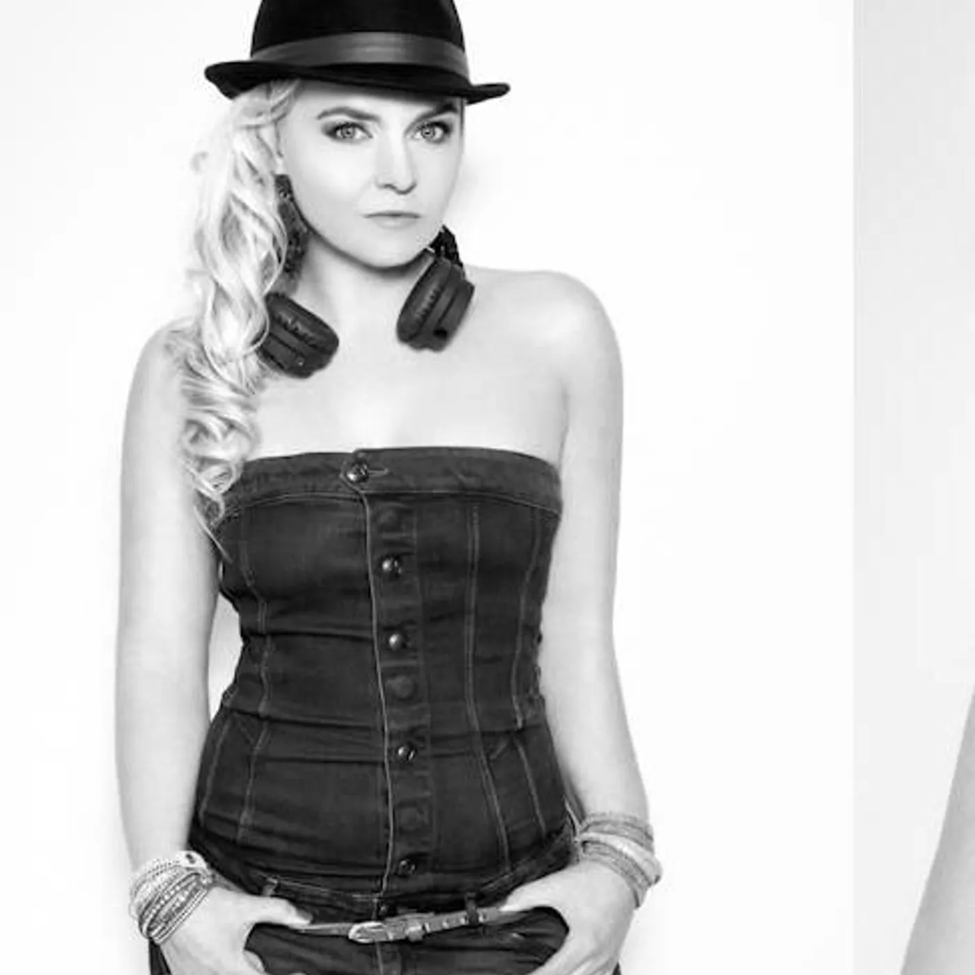 Lady Lago Brand Page